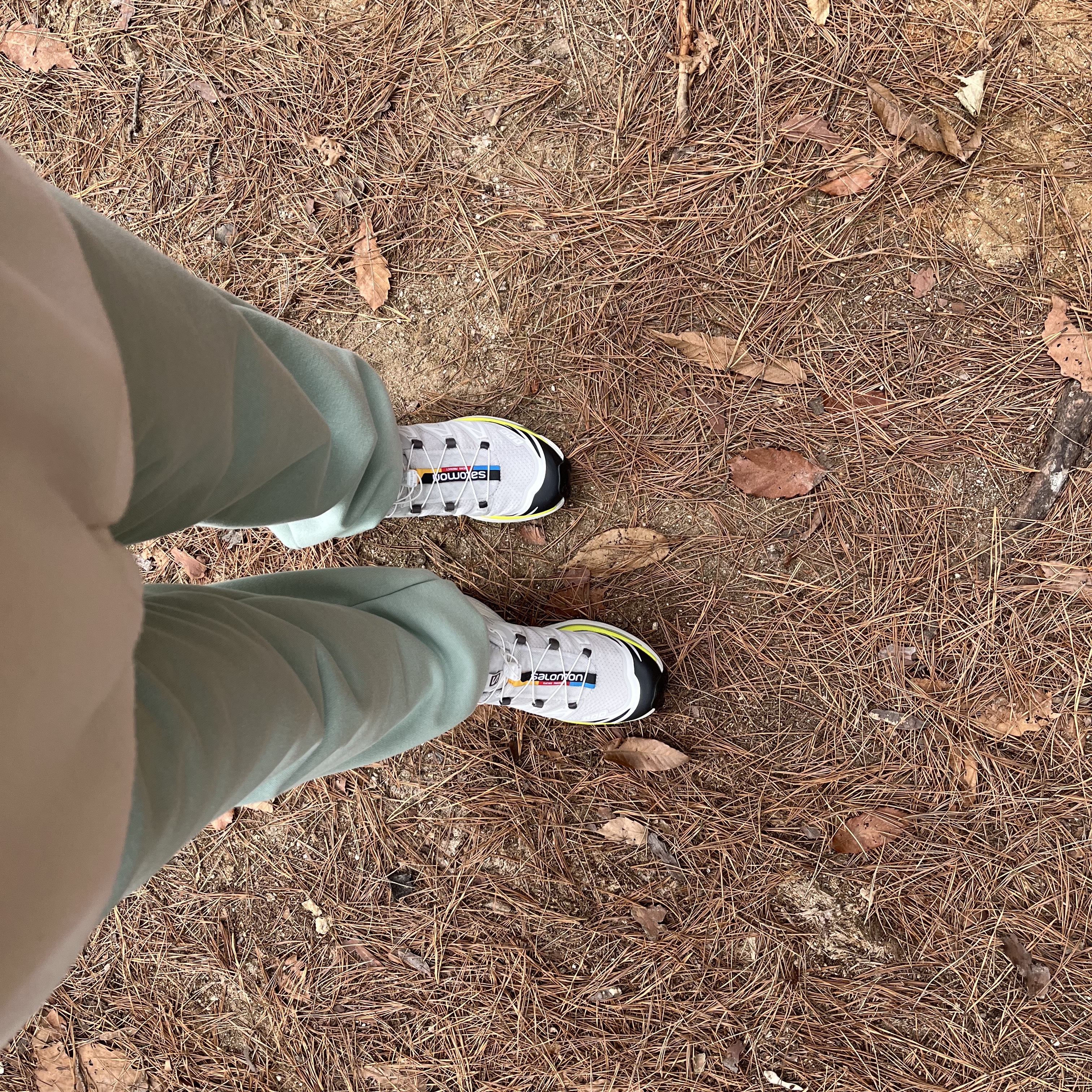 Salomon XT-6 Lunar Rock Magnet 착용 스타일