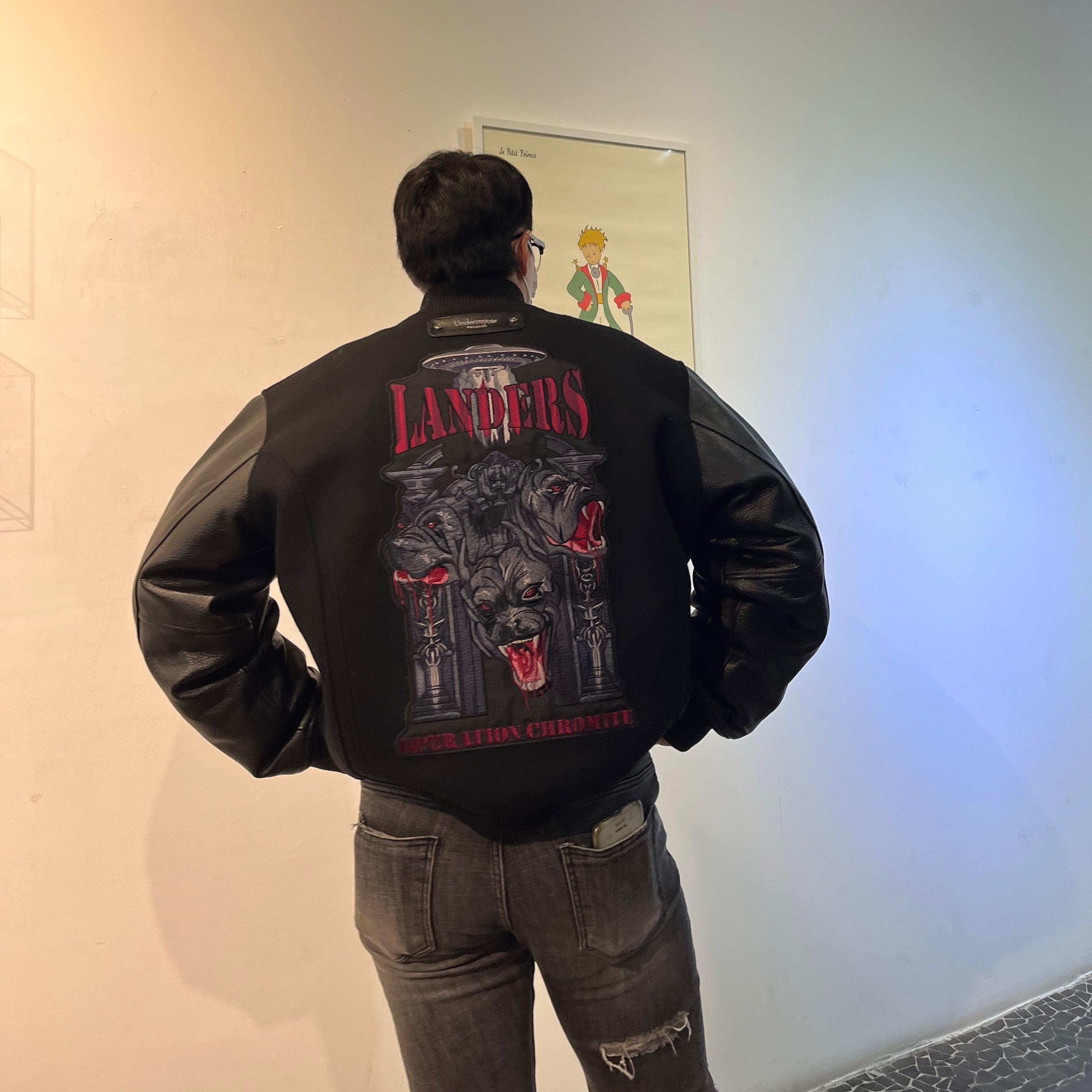 Undermycar Operation Chromite Kerberos Oversized Varsity Jacket Ox Blood - 22FW 착용 스타일