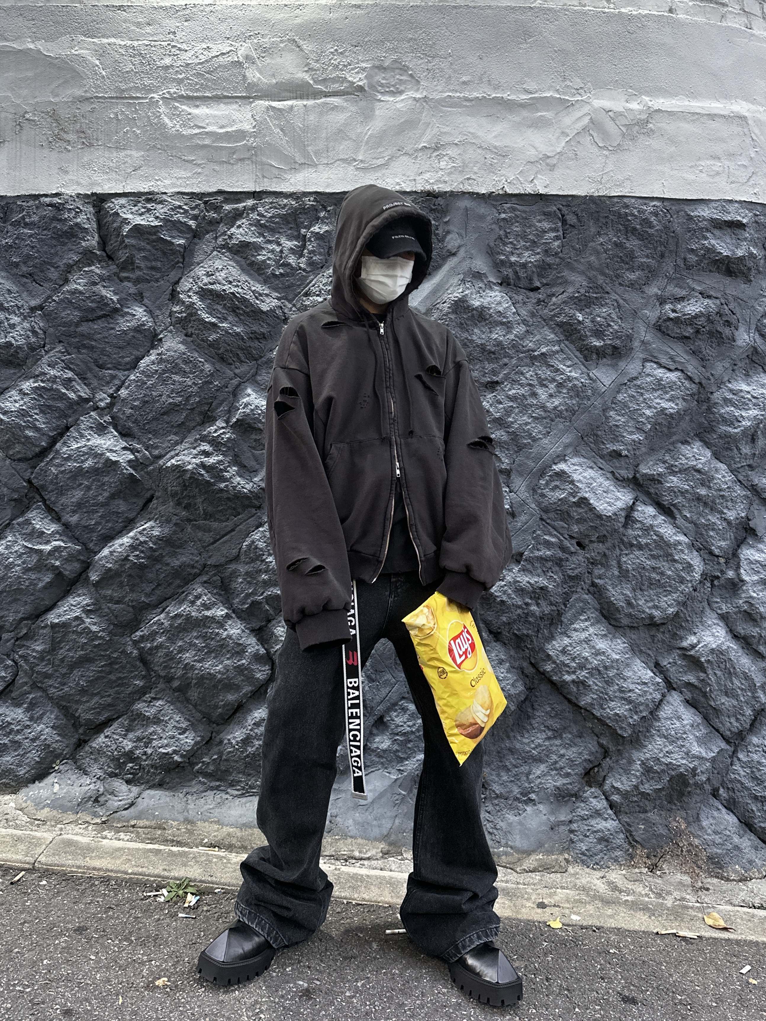 Balenciaga Rhino Derby Shoes Black, Balenciaga D Ring Belt Grey Red 착용 스타일 - 2