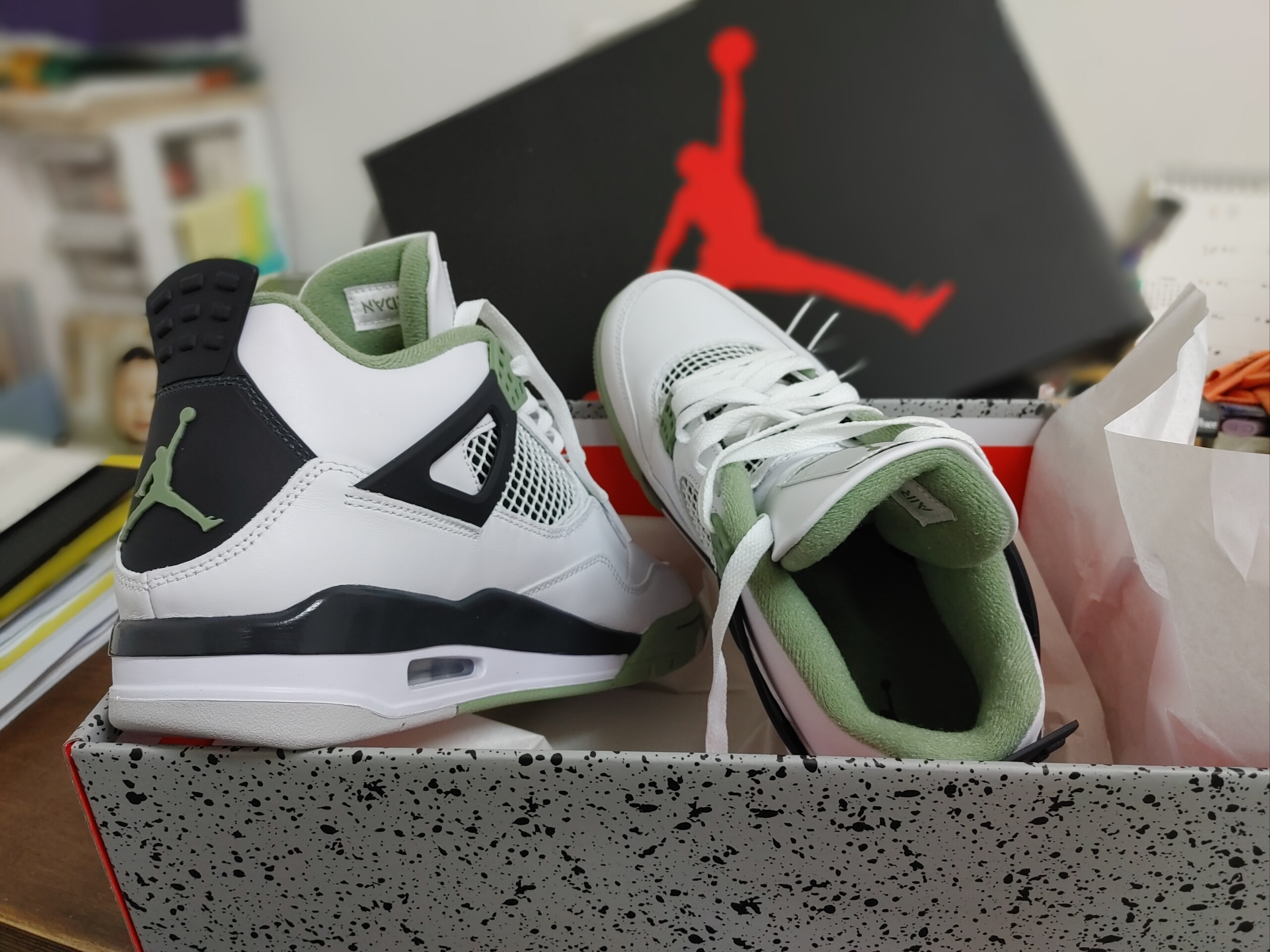 (W) Jordan 4 Retro Oil Green 착용 스타일 - 3