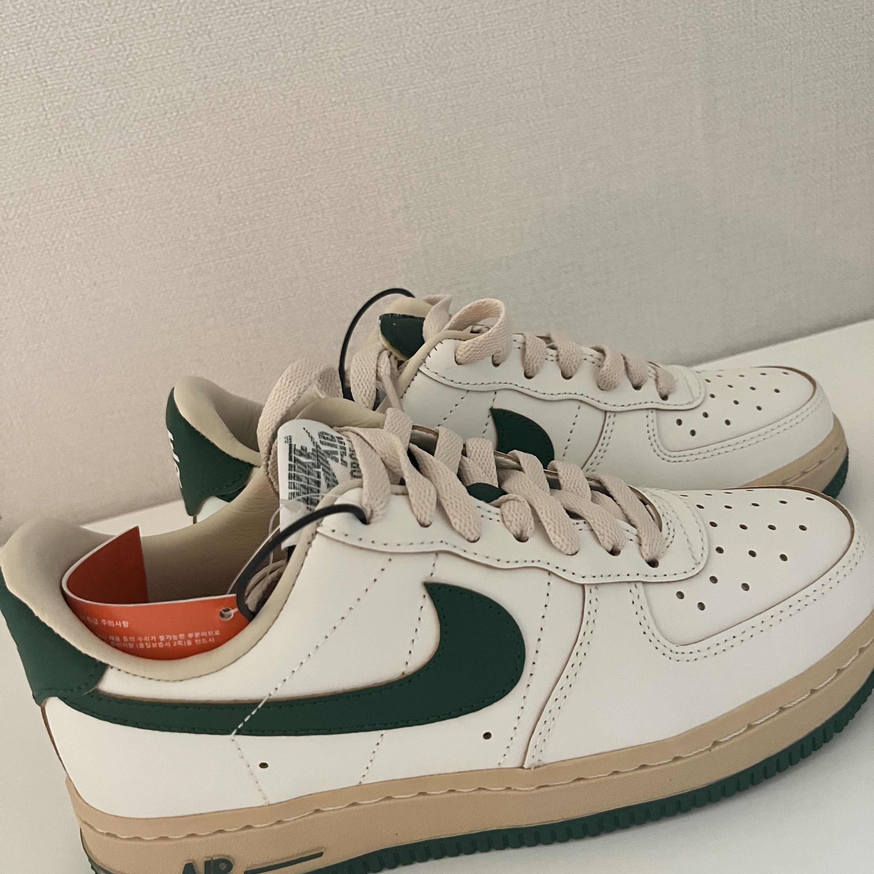 (W) Nike Air Force 1 Low Gorge Green 착용 스타일 - 1