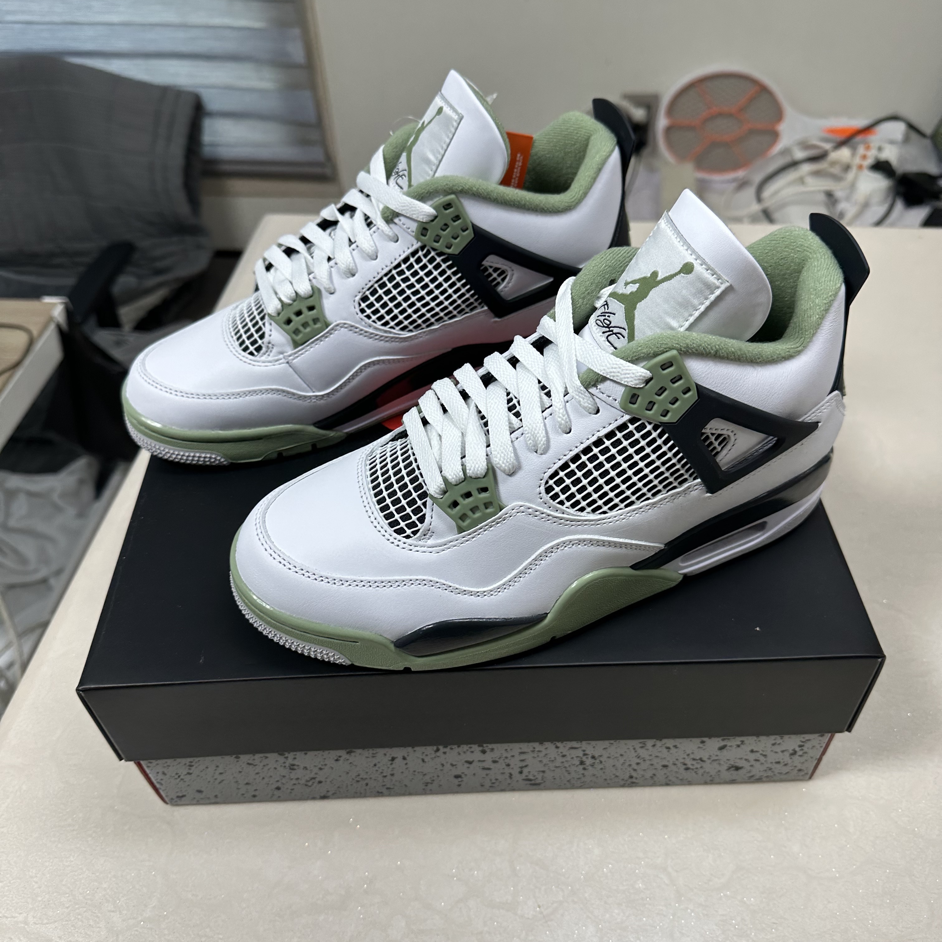 (W) Jordan 4 Retro Oil Green 착용 스타일 - 4