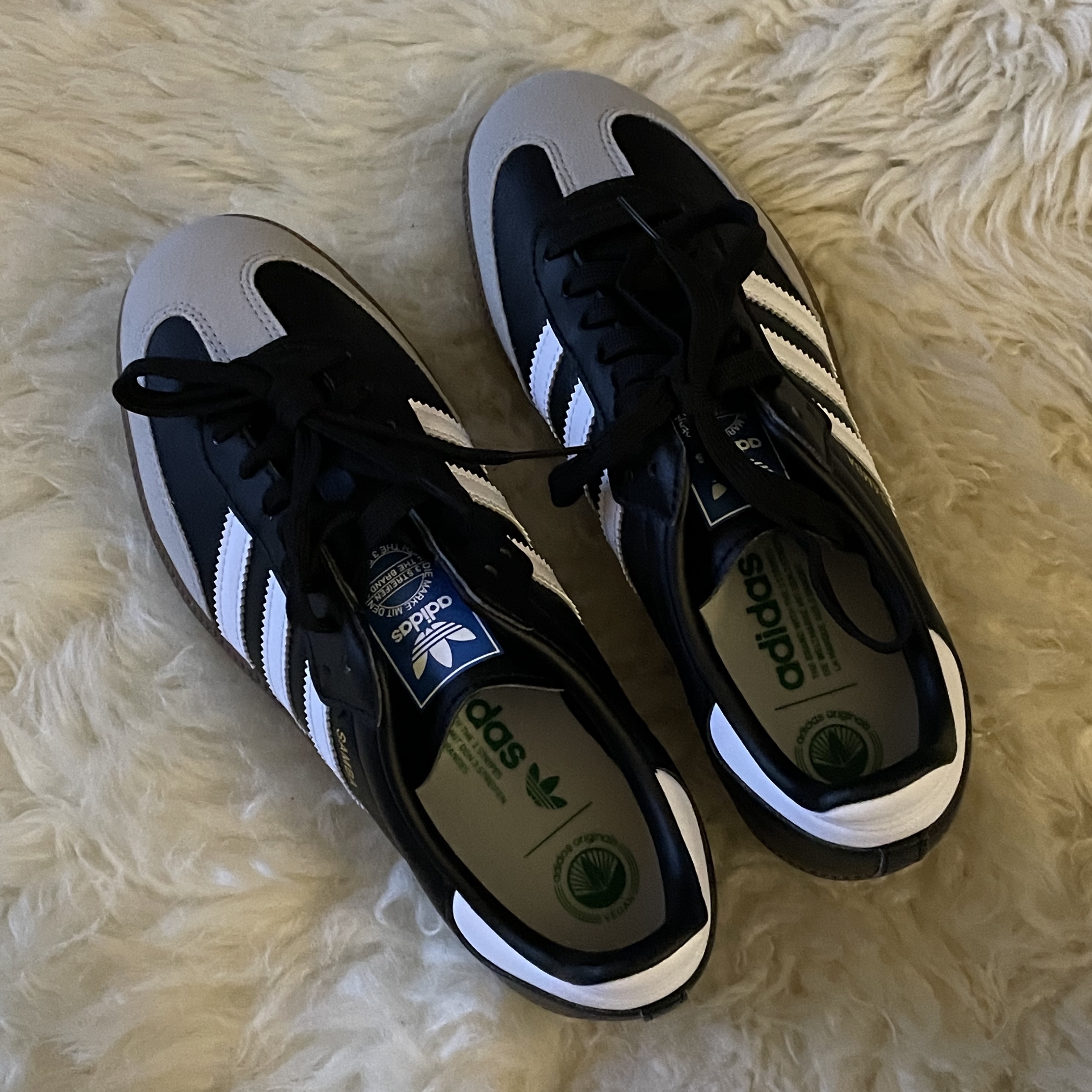 Adidas Samba Vegan Black White 착용 스타일