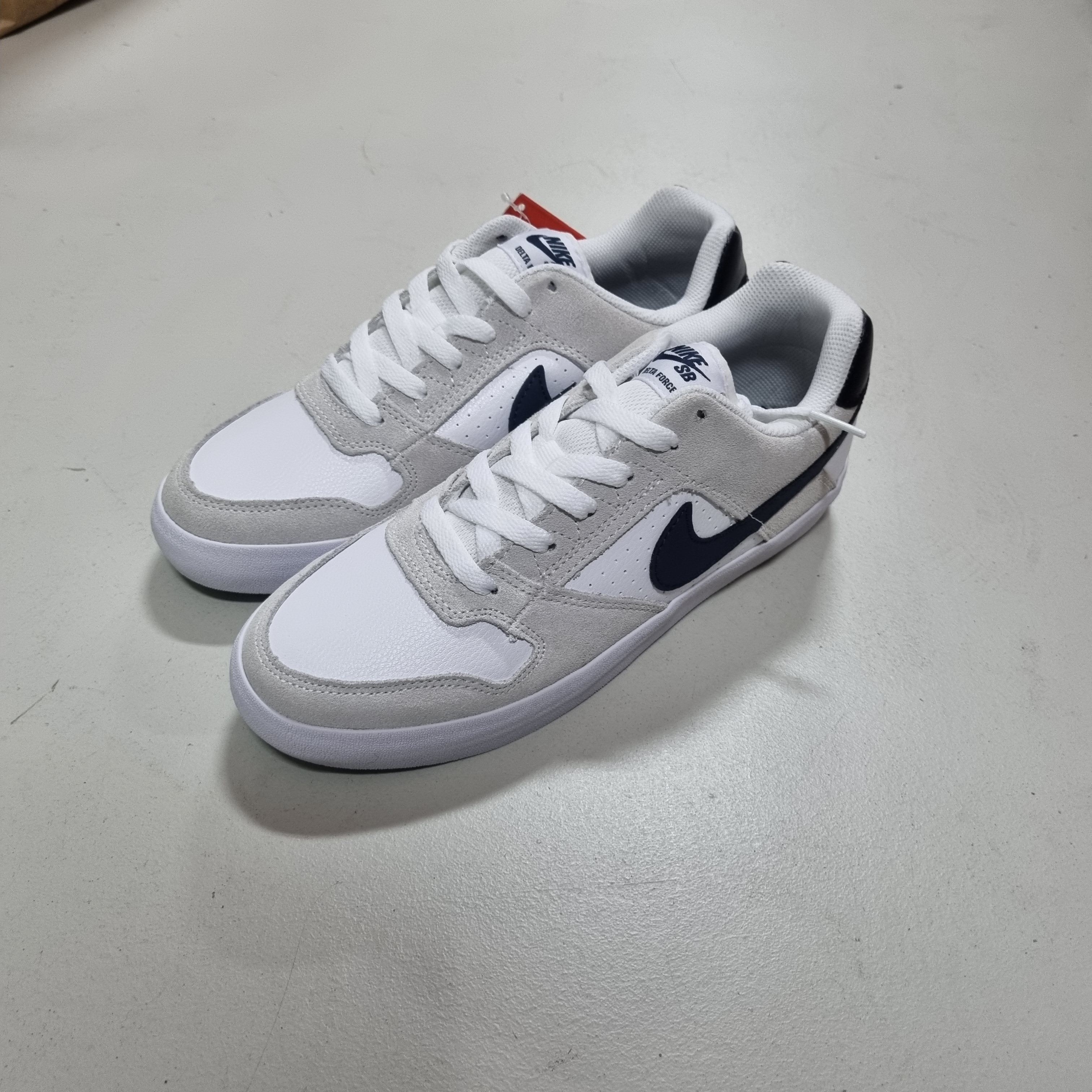 Nike SB Delta Force Vulc White Thunder Blue 착용 스타일