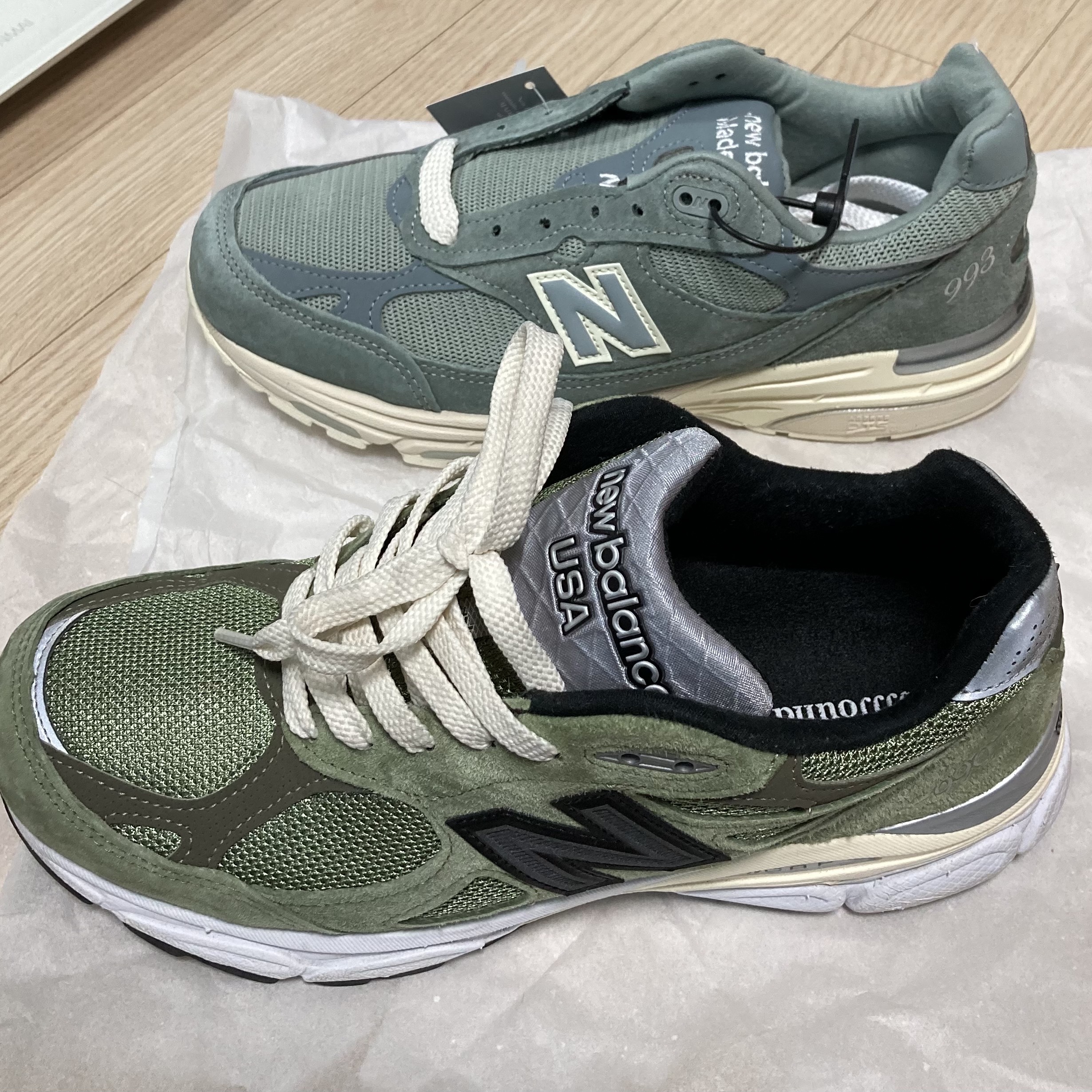 New Balance x Kith 993 Made in USA Slate Grey, New Balance x JJJJound 990v3 Olive 착용 스타일 - 3