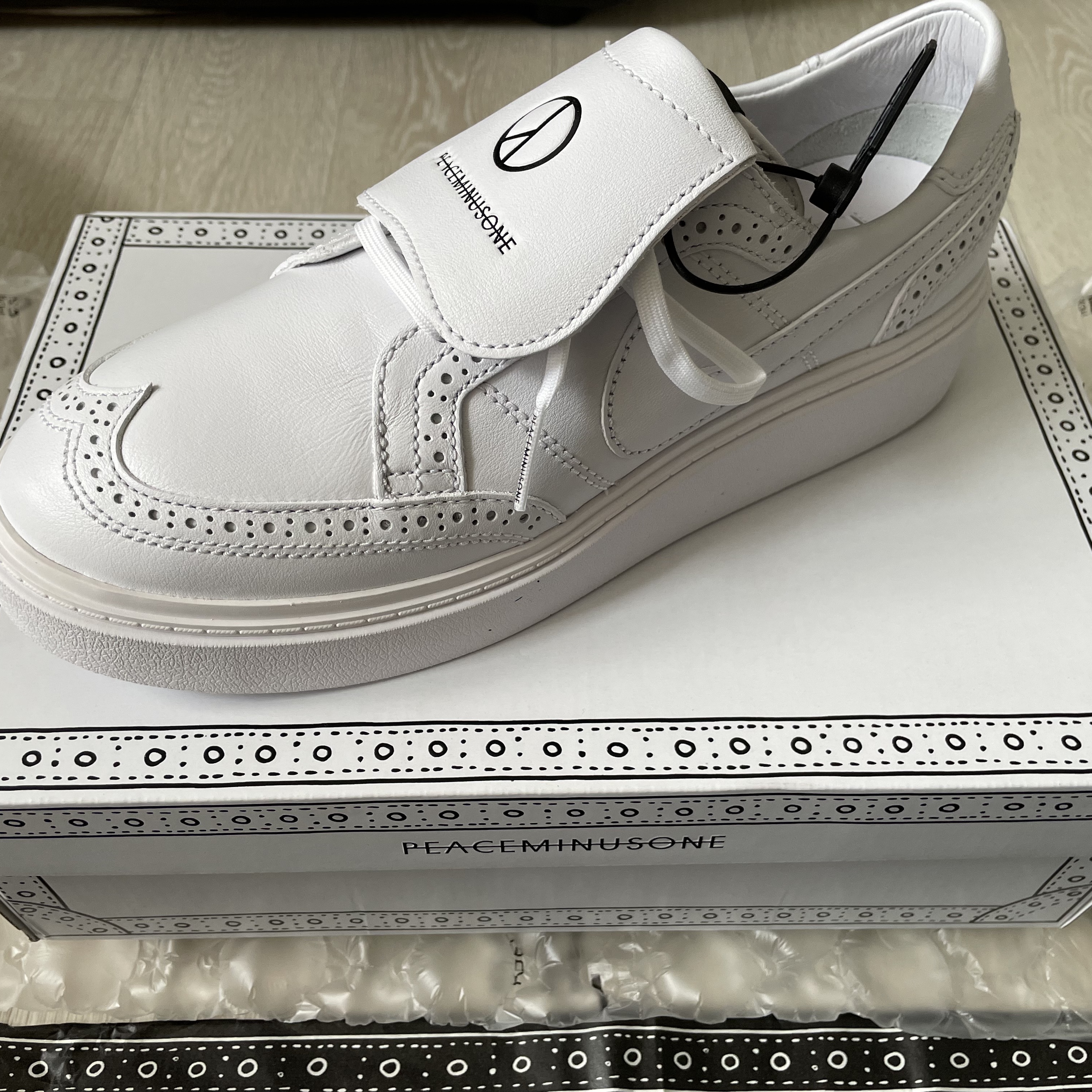 Nike x Peaceminusone Kwondo1 White 착용 스타일 - 1