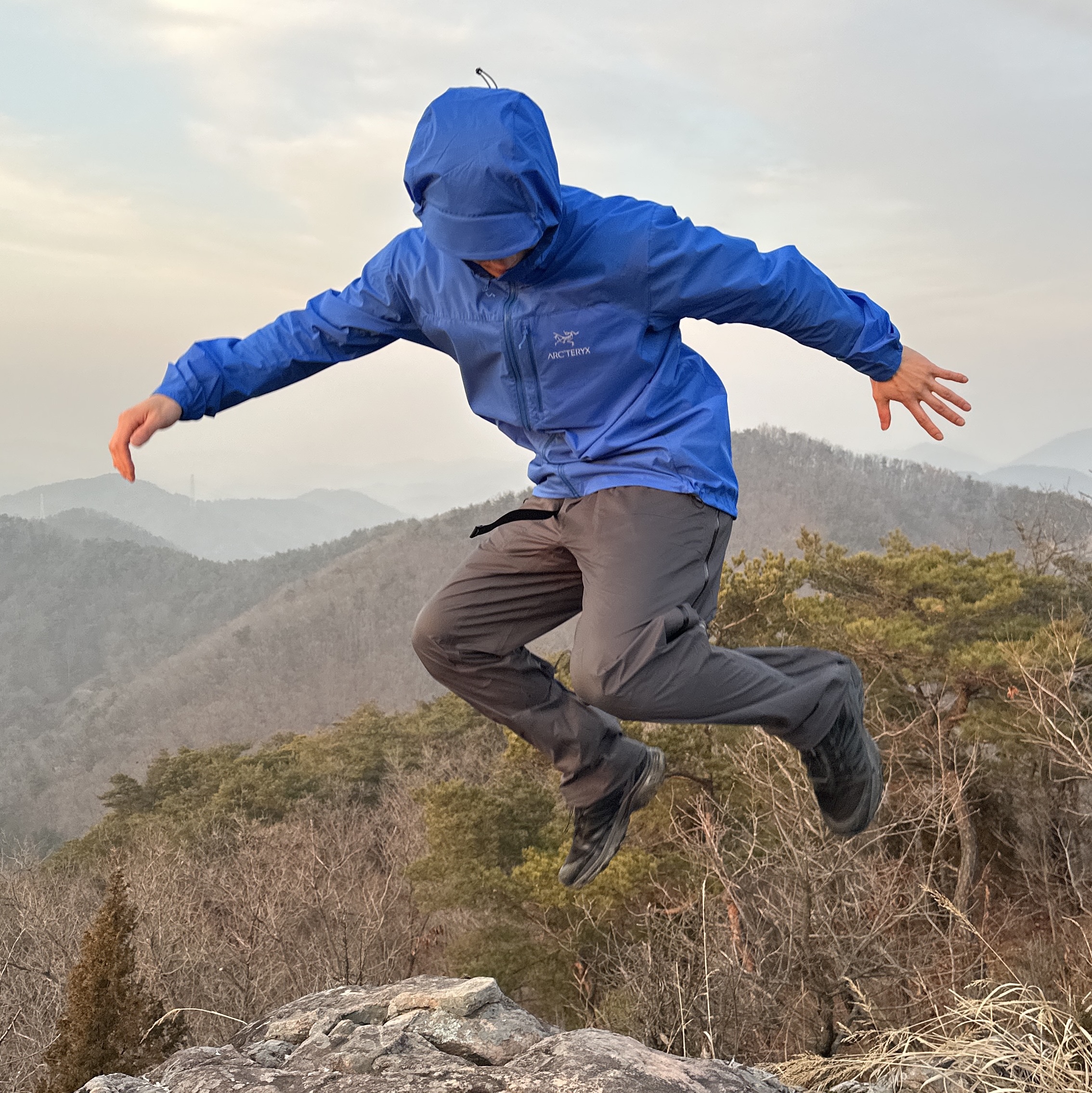 Arc'teryx Squamish Hoody Black 착용 스타일 - 4