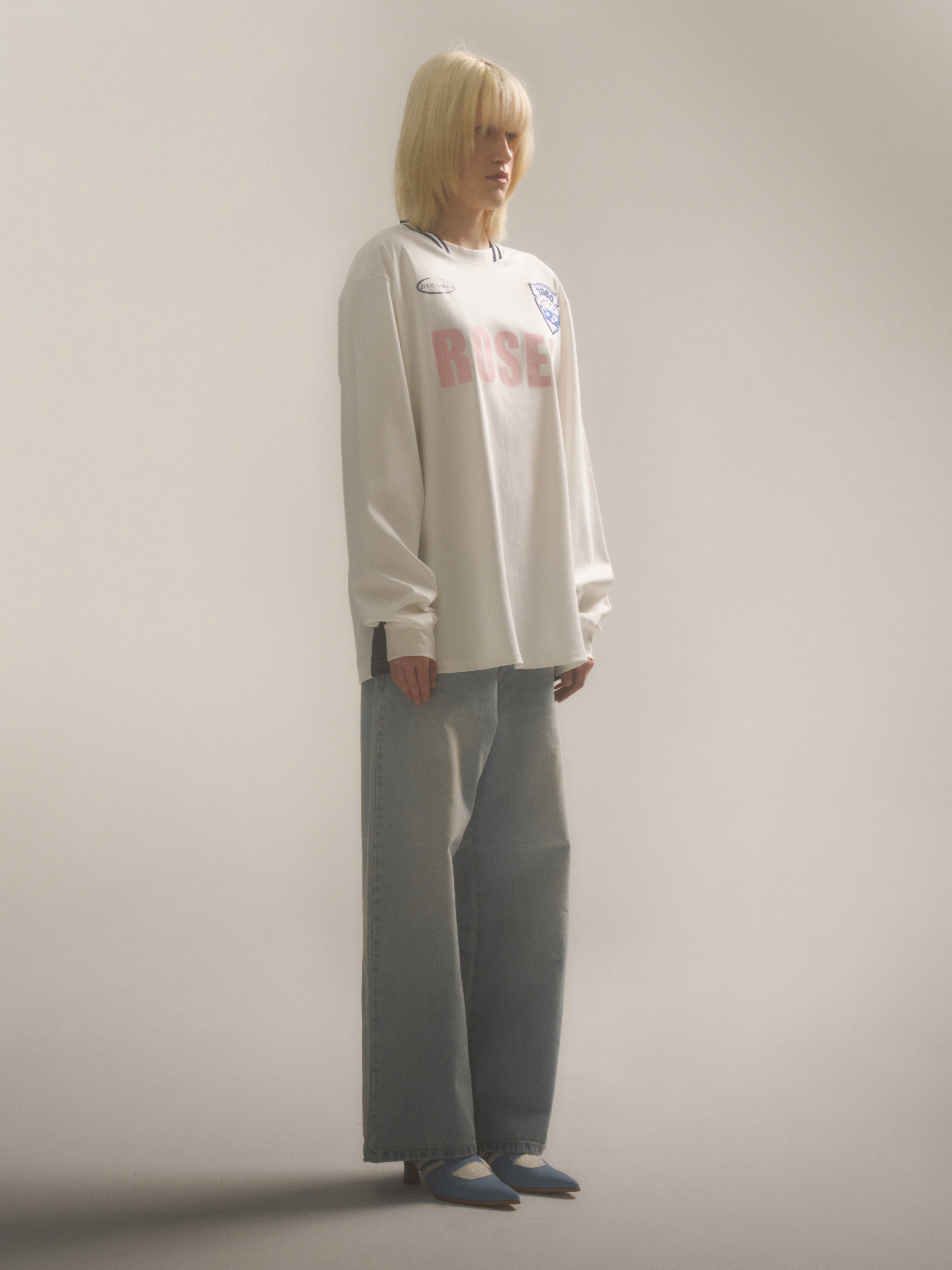 2000Archives Oversized Sporty T-Shirt White Pink 착용 스타일 - 2