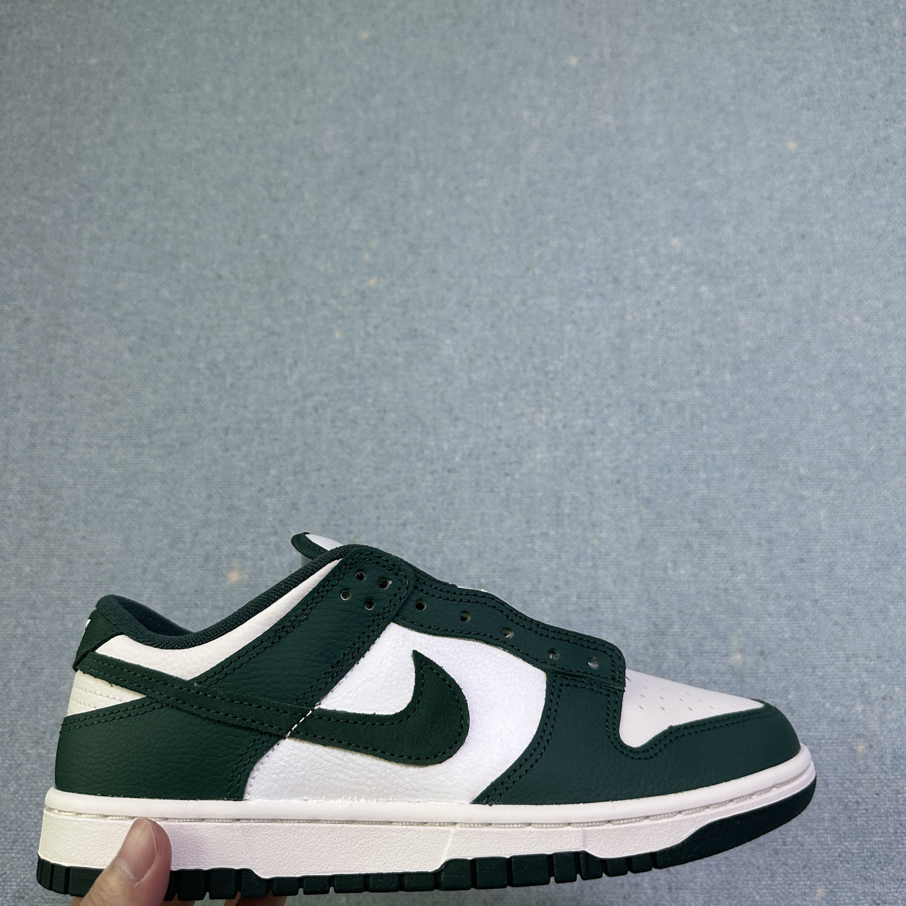 (W) Nike Dunk Low SE Opti Noble Green 착용 스타일