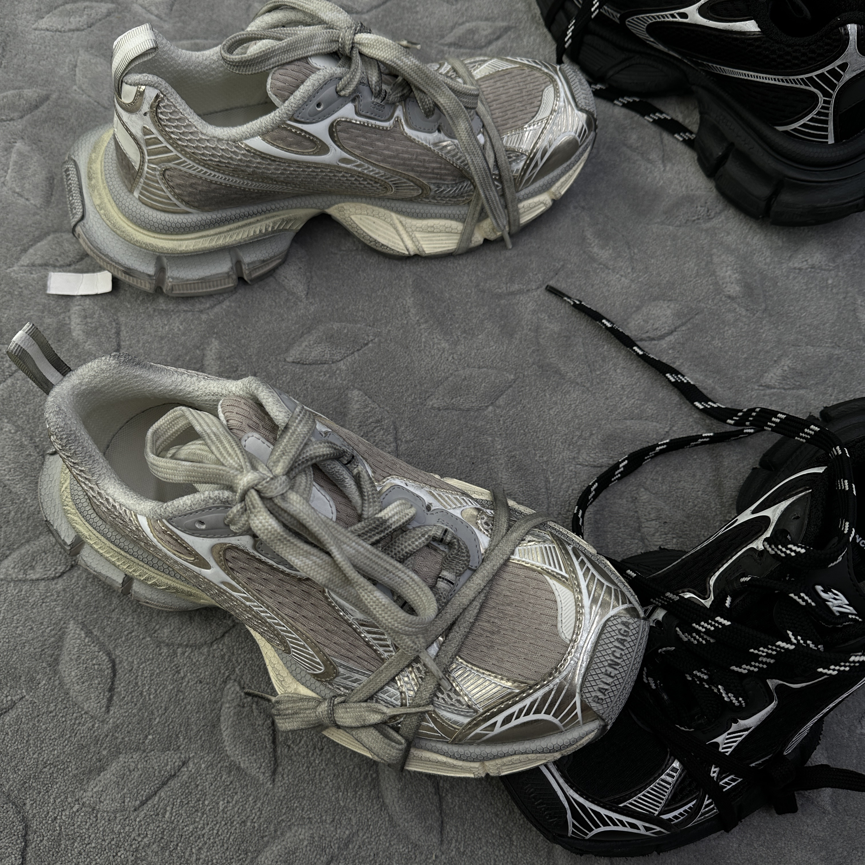 Balenciaga 3XL Sneakers Light Beige 착용 스타일 - 3