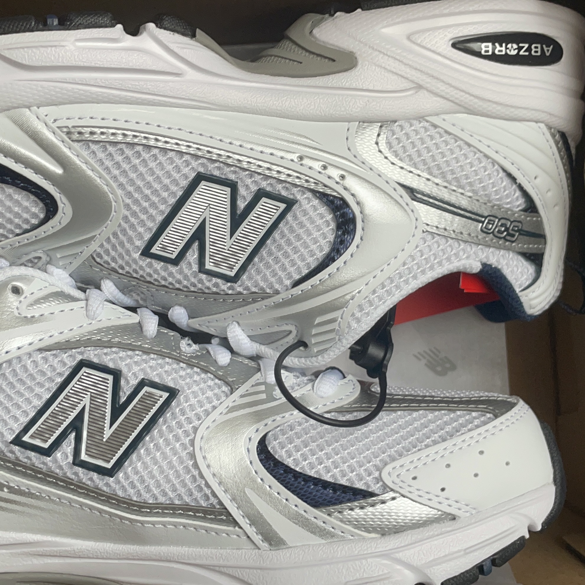 New Balance 530 White 착용 스타일 - 2