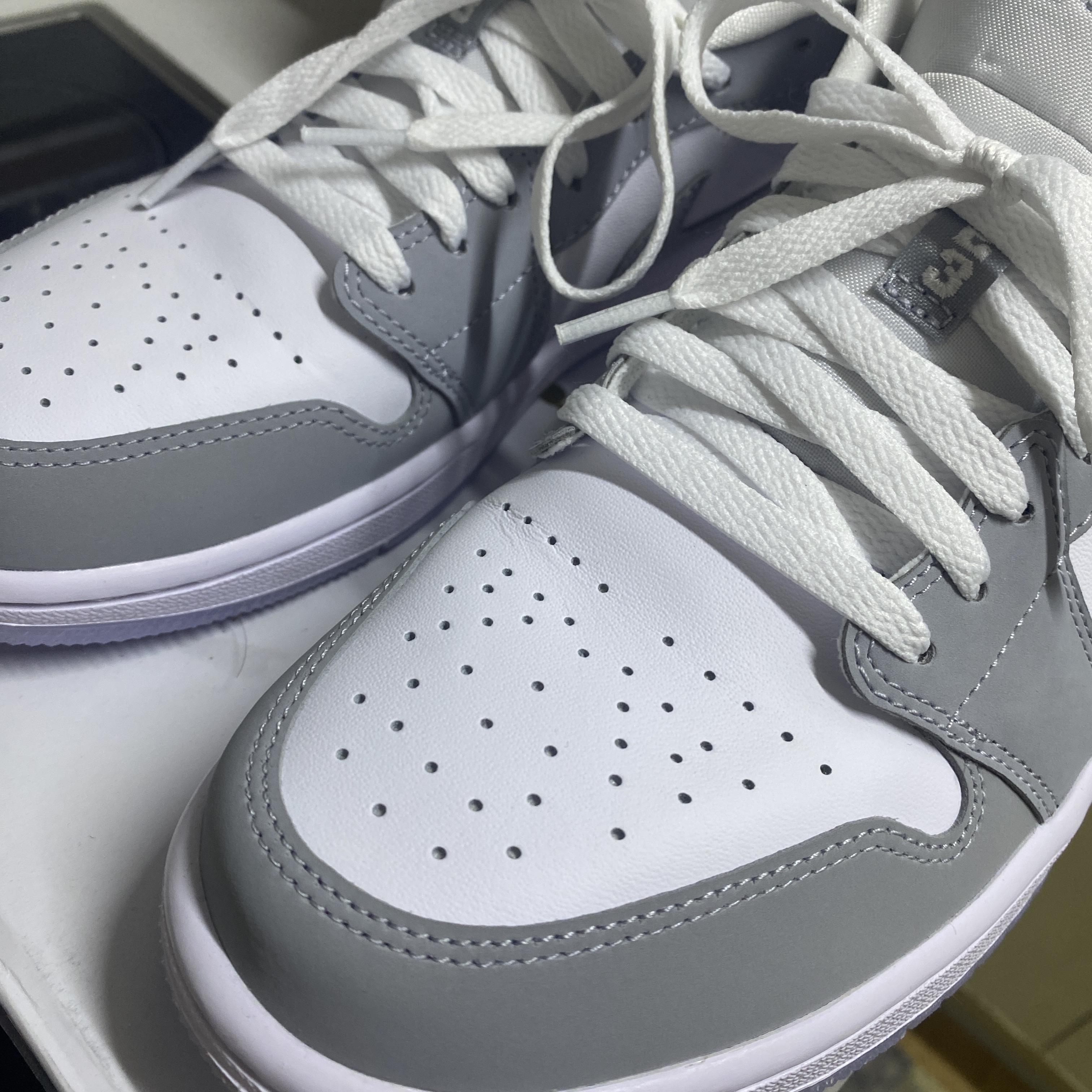 (W) Jordan 1 Low White Wolf Grey 착용 스타일