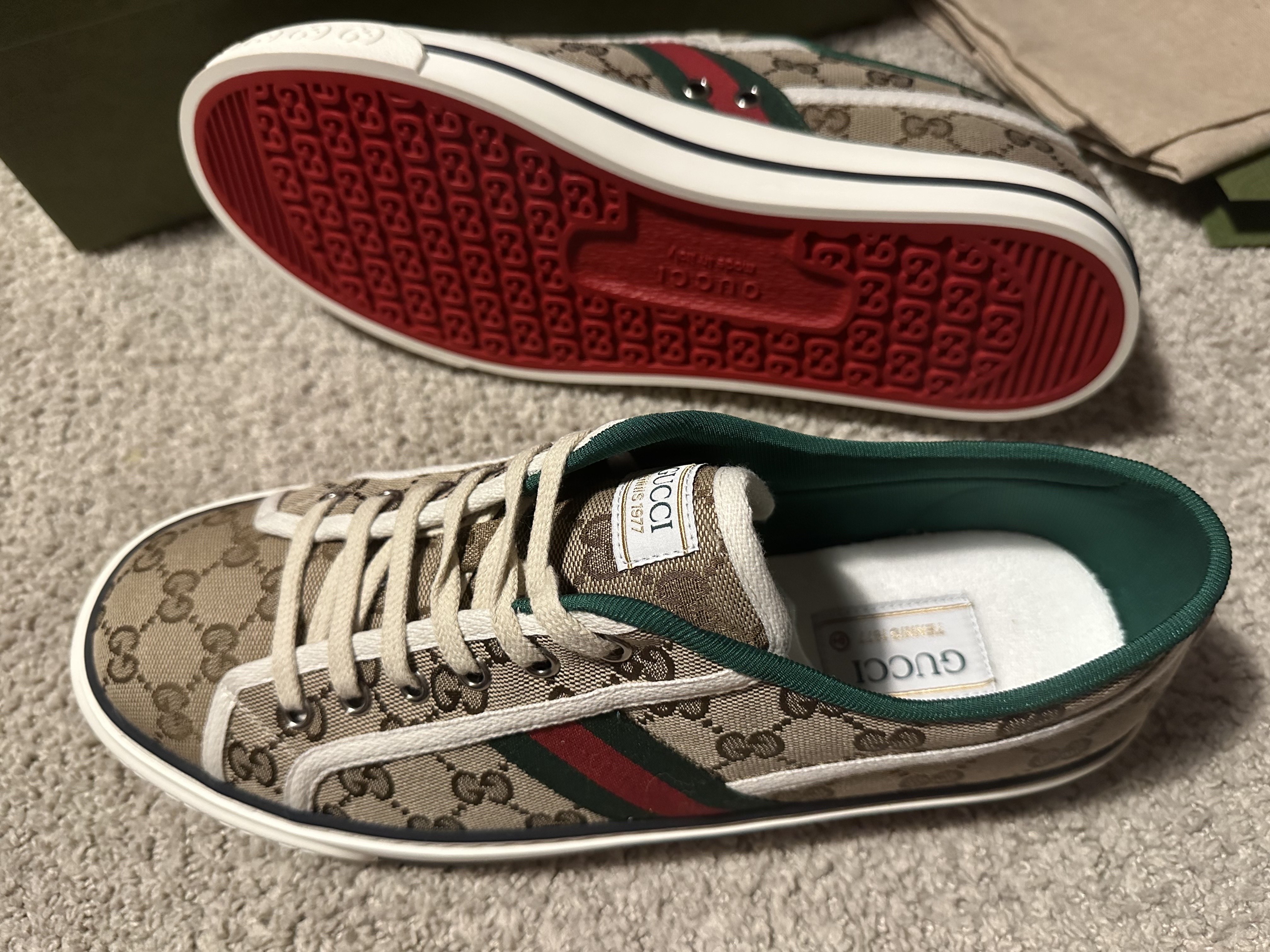 Gucci Tennis 1977 Ebony 착용 스타일 - 5