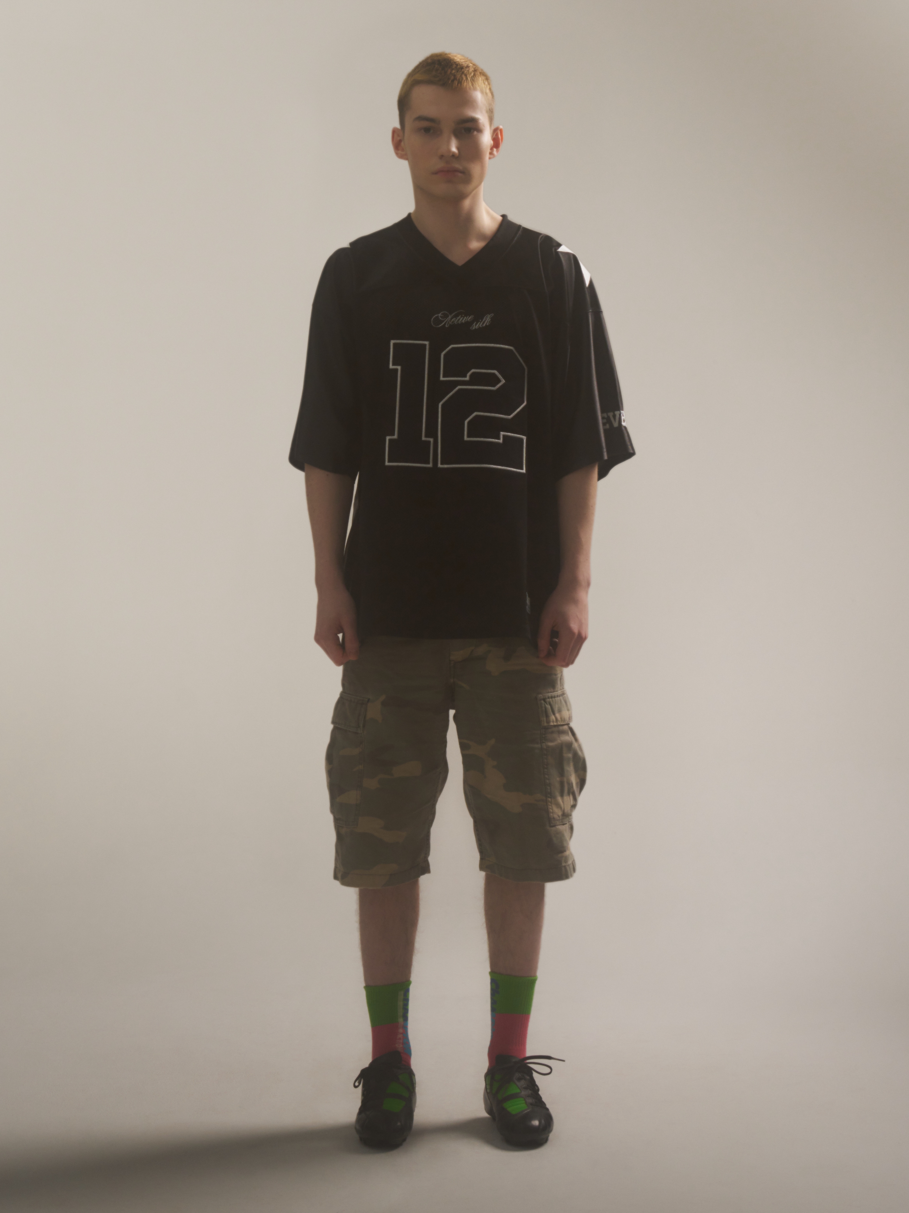 2000Archives Football T-Shirt Black 착용 스타일