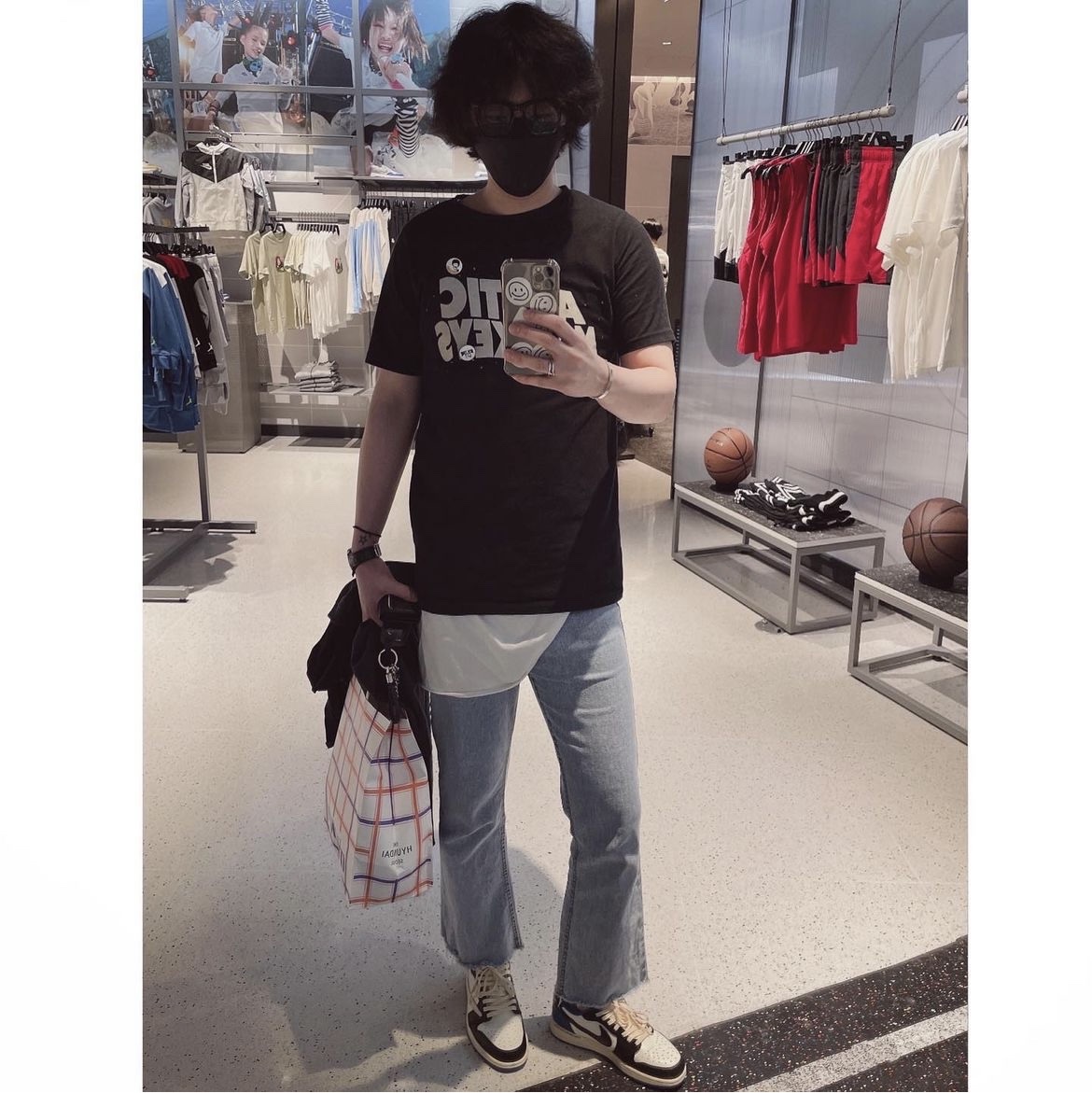 Jordan 1 x Travis Scott x Fragment Retro Low OG SP Military Blue 착용 스타일