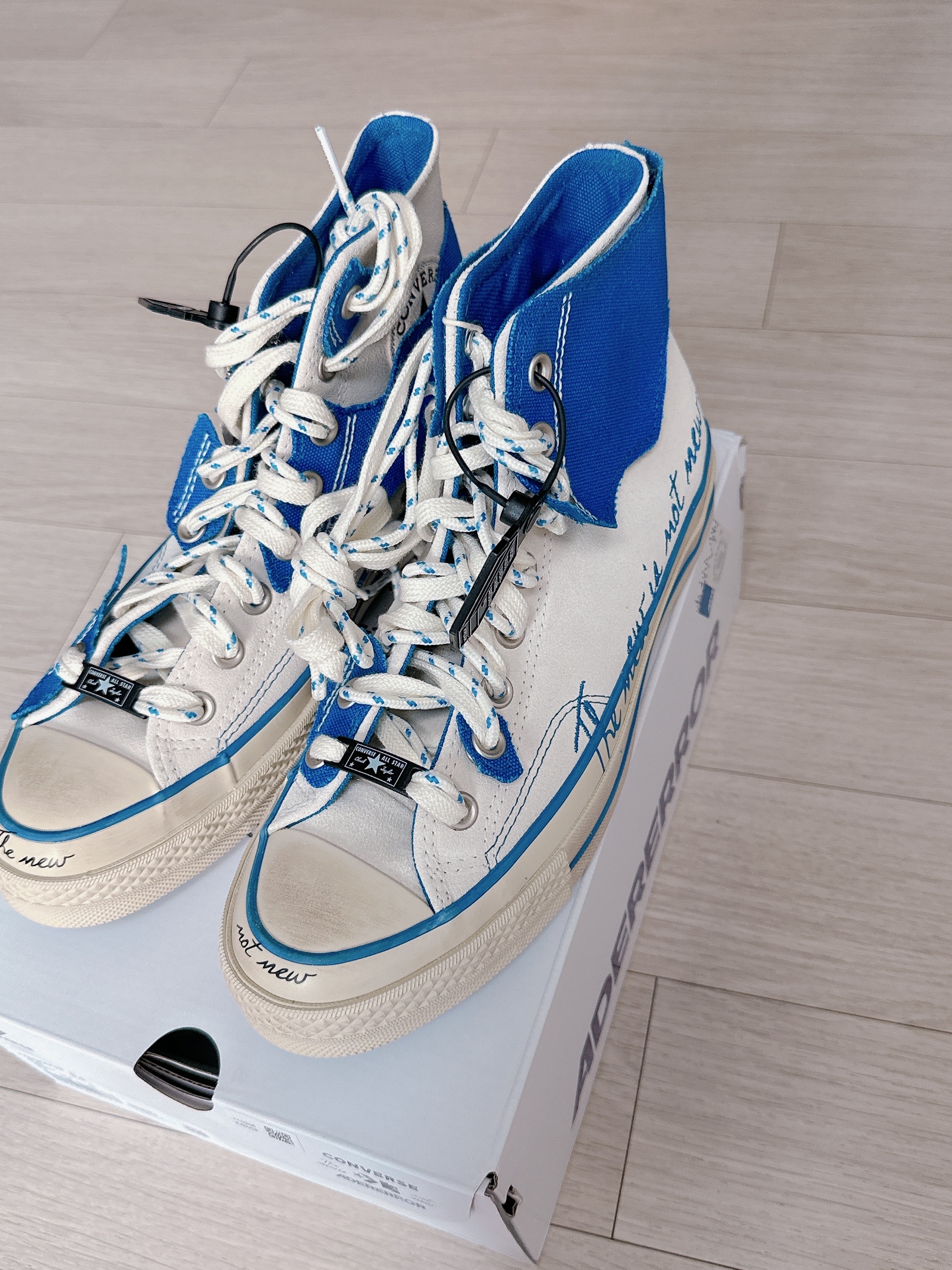 Converse x Ader Error Chuck 70 High White 착용 스타일 - 5