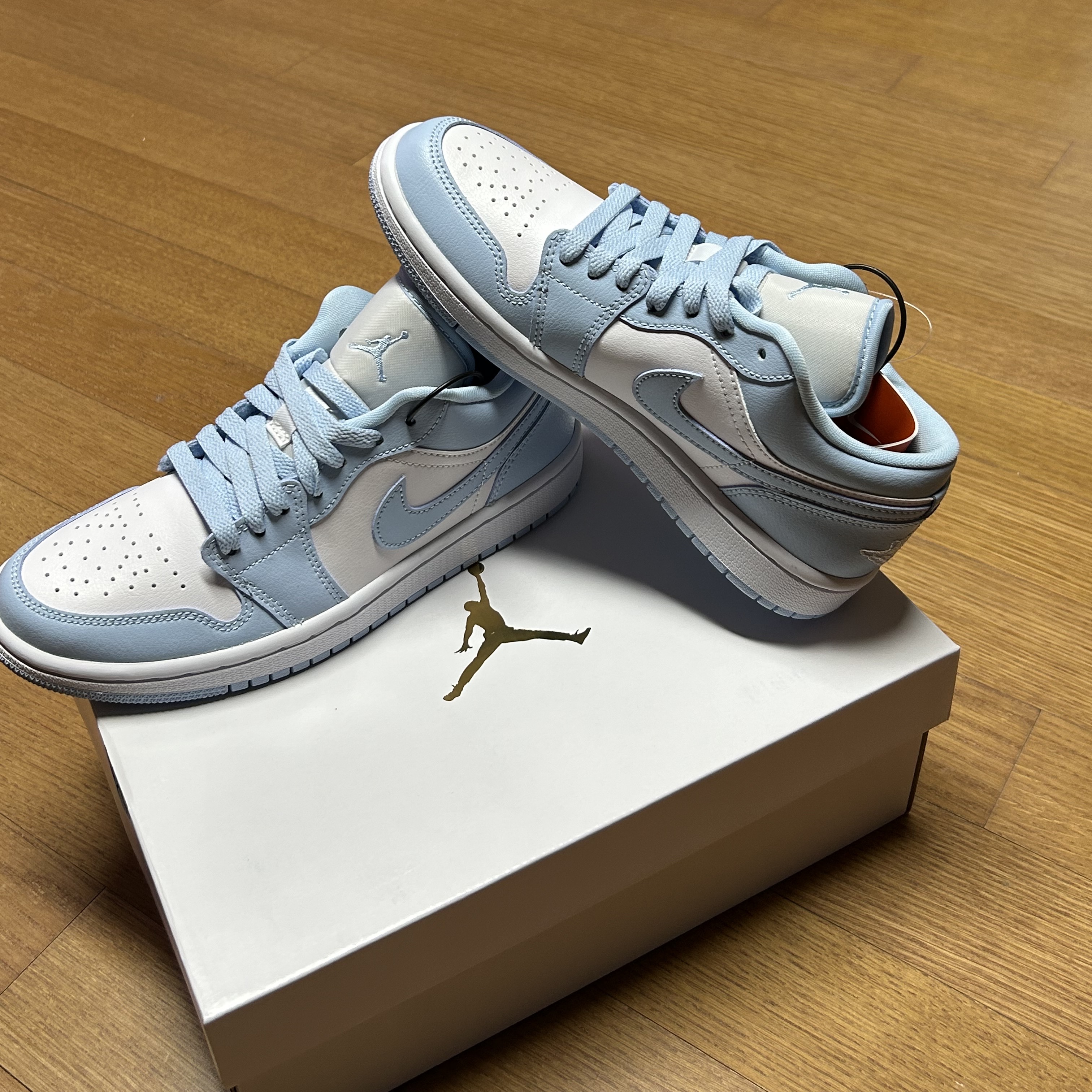 (W) Jordan 1 Low White Ice Blue 착용 스타일