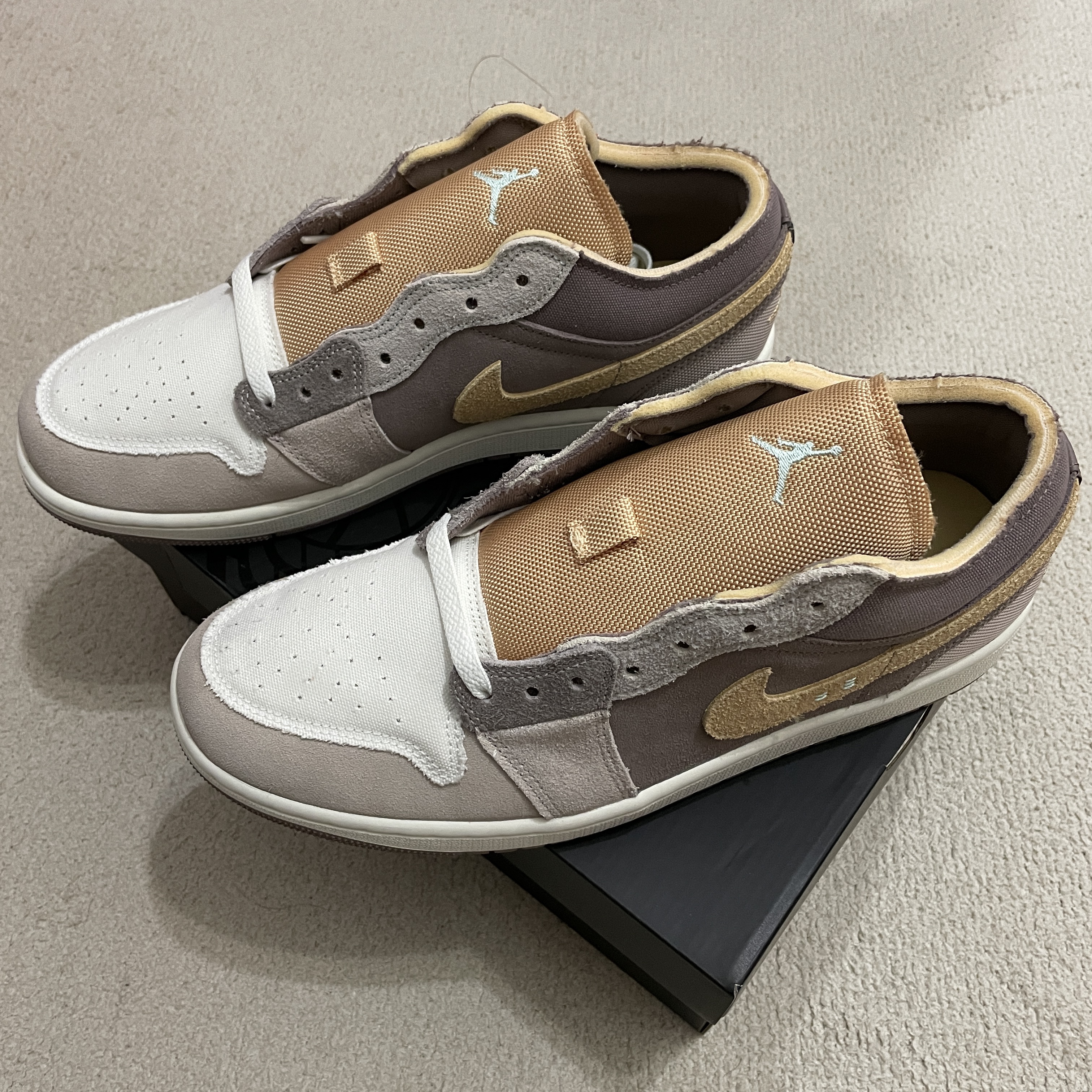Jordan 1 Low SE Craft Taupe Haze 착용 스타일 - 3