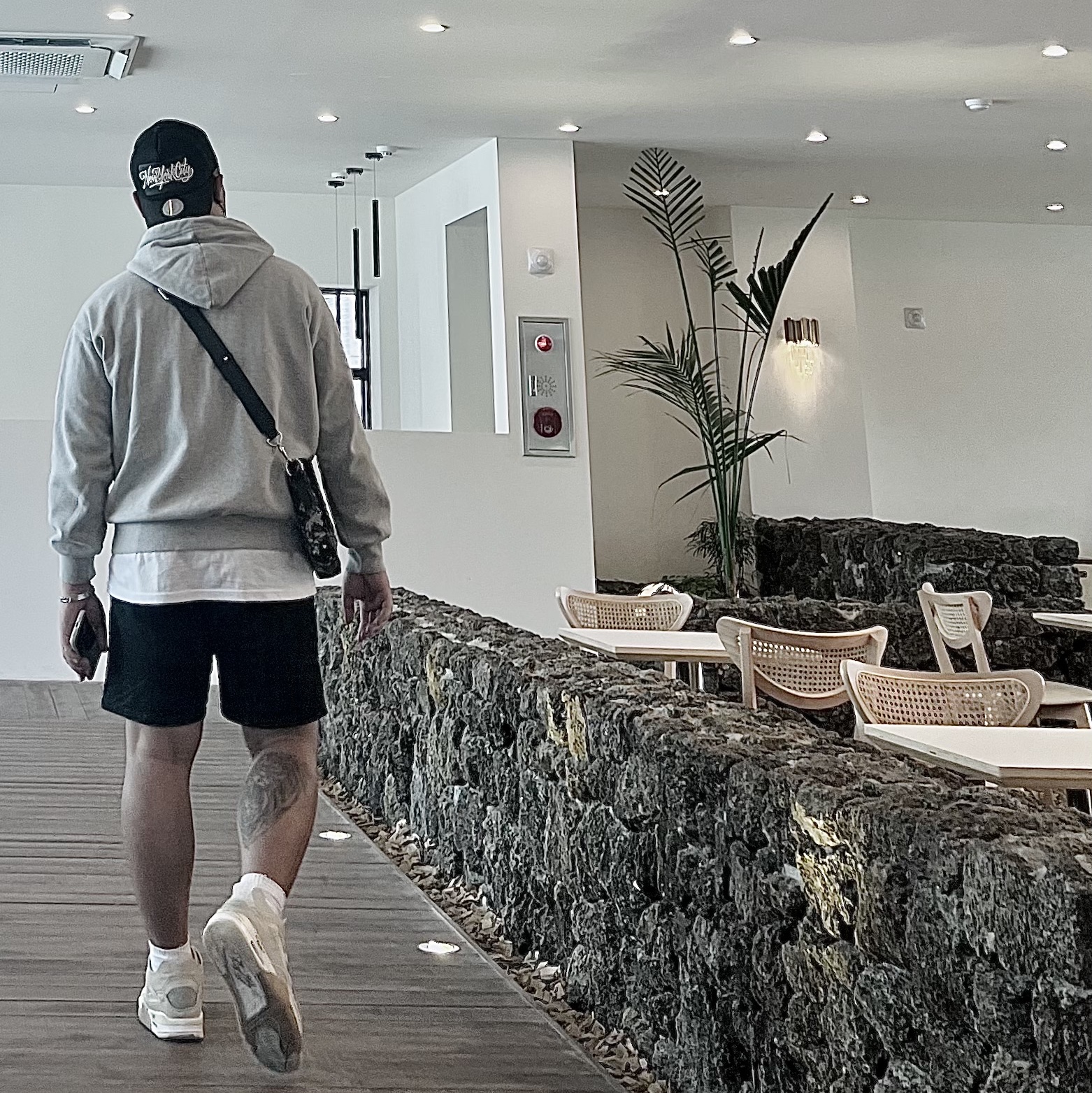(W) Jordan 4 x Off-White Retro SP Sail 착용 스타일