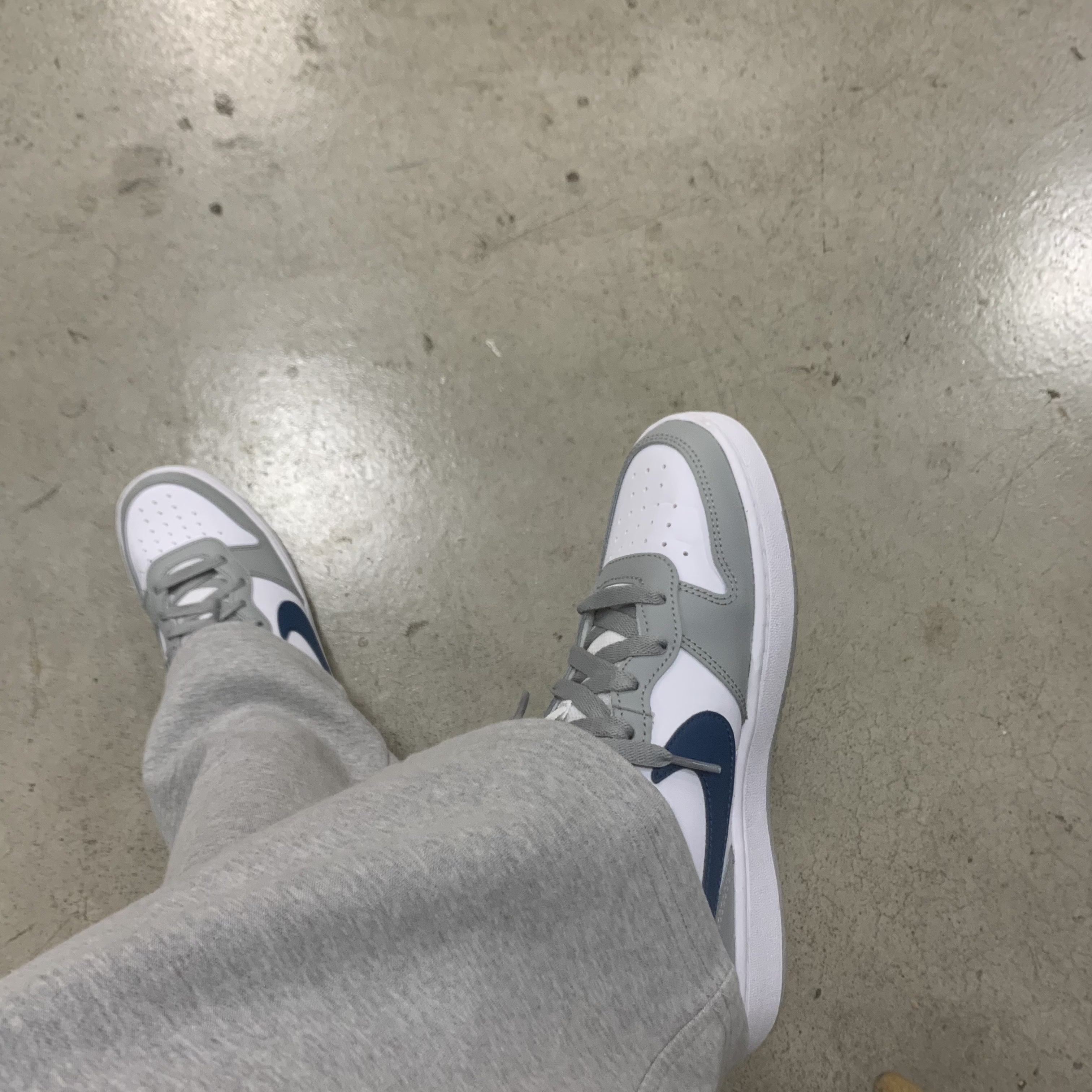 (GS) Nike Court Borough Low 2 Light Smoke Grey 착용 스타일