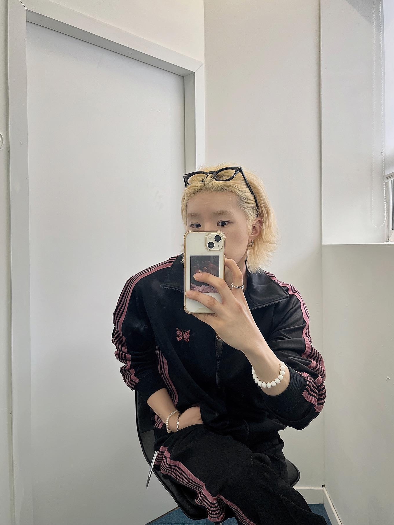 Needles Track Jacket Poly Smooth Black, Needles Straight Track Pants Poly Smooth Black 착용 스타일 - 1