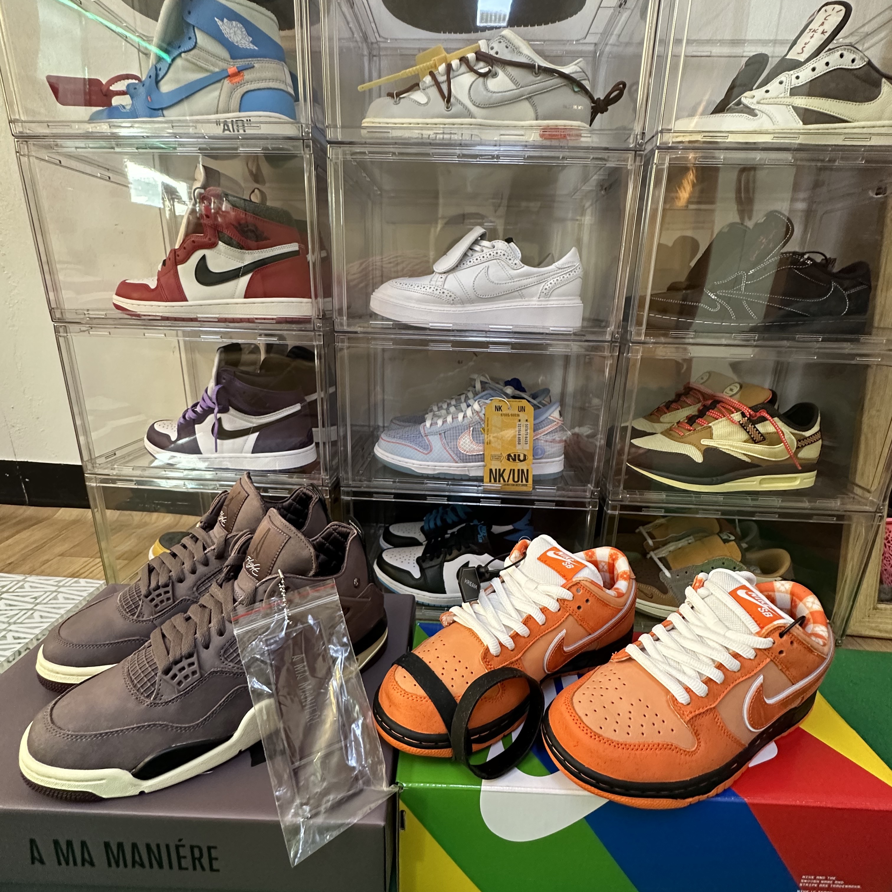 Nike x Concepts SB Dunk Low Orange Lobster (Regular Box), Jordan 4 x A Ma Maniere Retro Violet Ore 착용 스타일