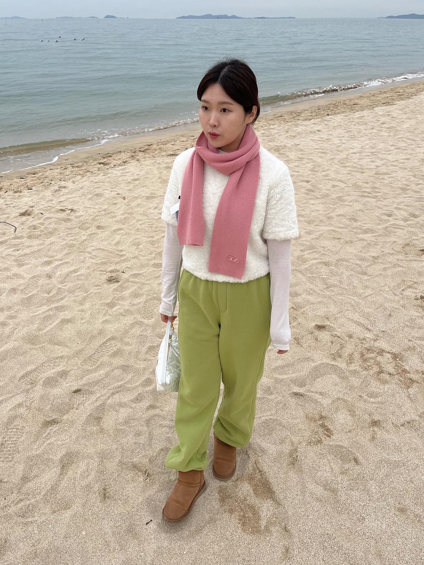 Diesel K-Coder Ribbed Wool Blend Muffler Pink, Diesel K-Coder Ribbed Wool Blend Muffler Green Fluo 착용 스타일