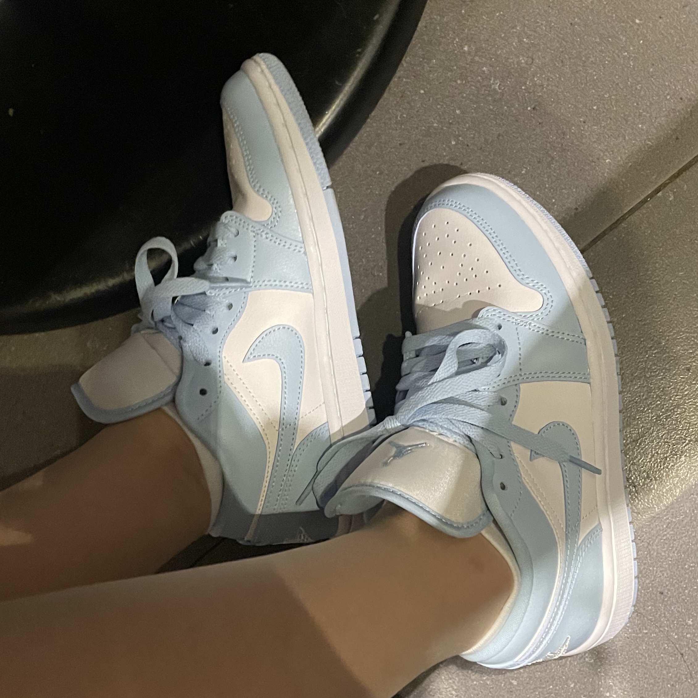 (W) Jordan 1 Low White Ice Blue 착용 스타일