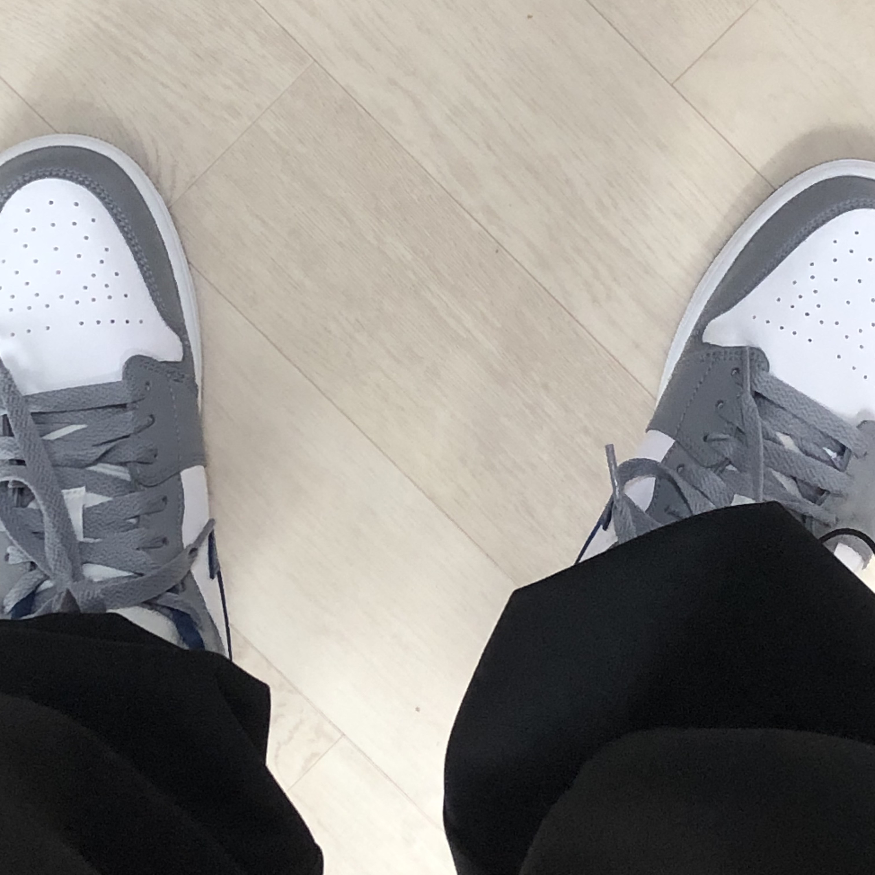 (W) Jordan 1 Low White Grey Blue 착용 스타일 - 3