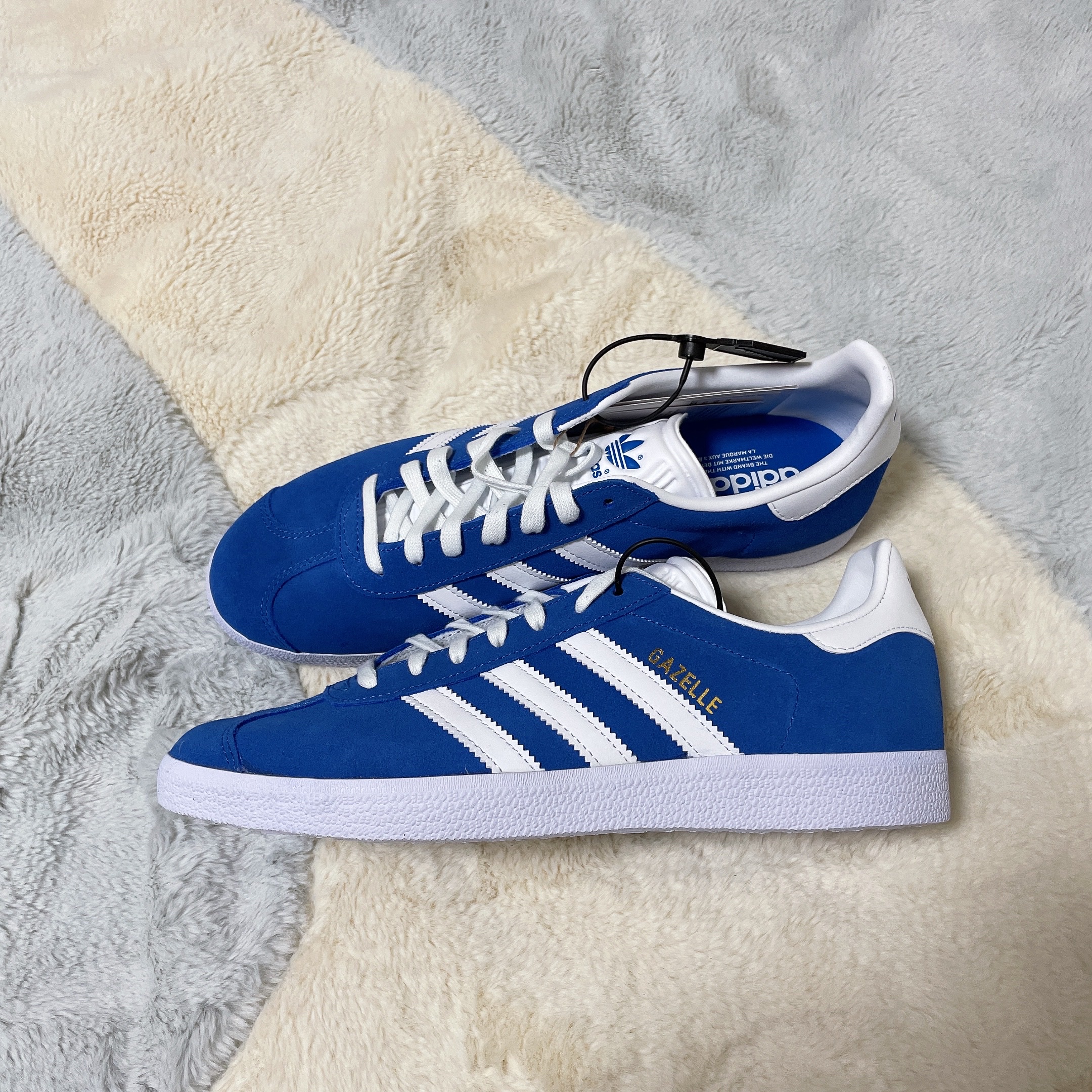 Adidas Gazelle Blue 착용 스타일 - 2
