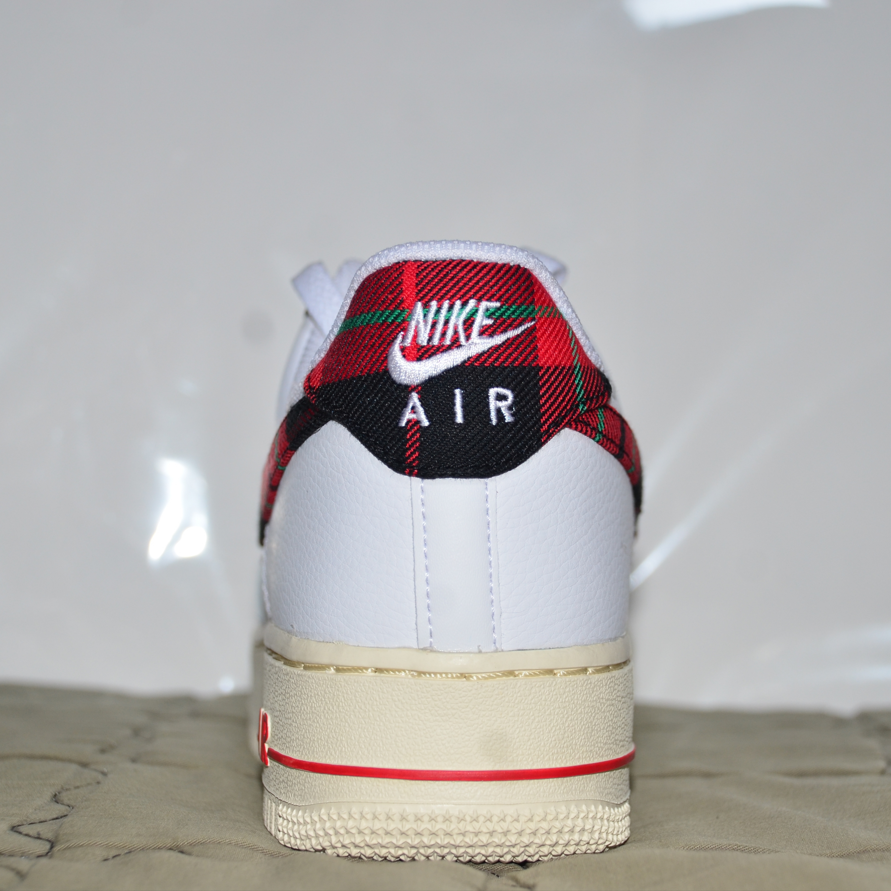 Nike Air Force 1 Low University Red Stadium Green 착용 스타일 - 3