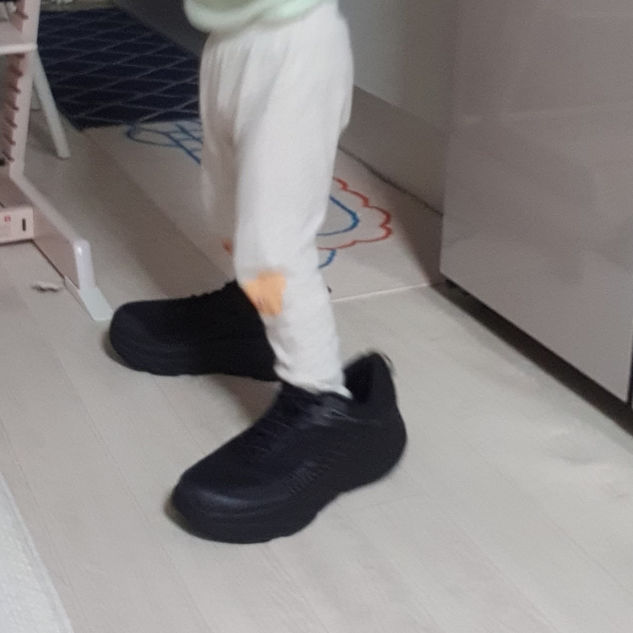 Hoka Bondi 7 Black - Wide 착용 스타일