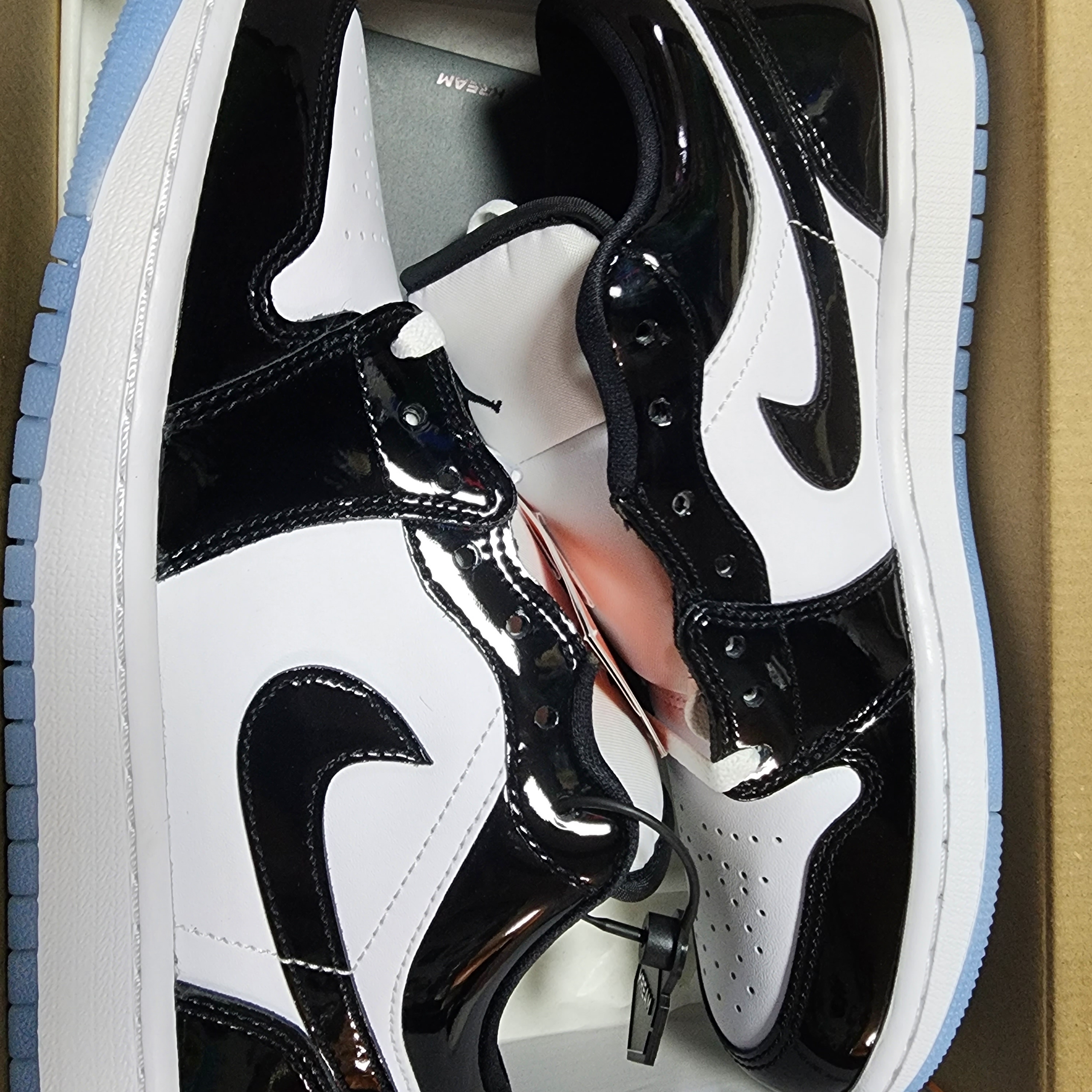 Jordan 1 Low SE Concord 착용 스타일 - 3