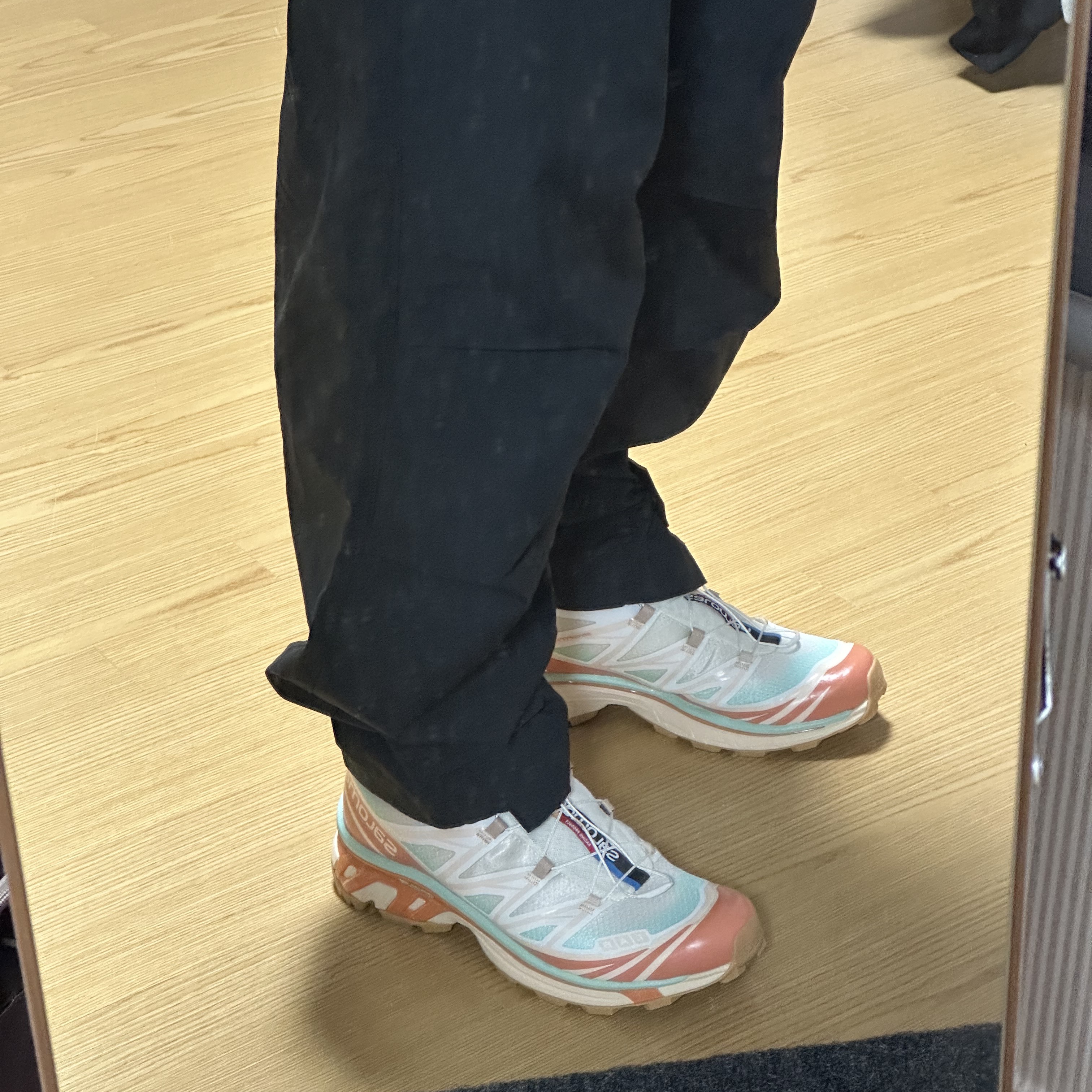 Salomon XT-6 Skyline Vanilla Ice Sun Baked 착용 스타일 - 2