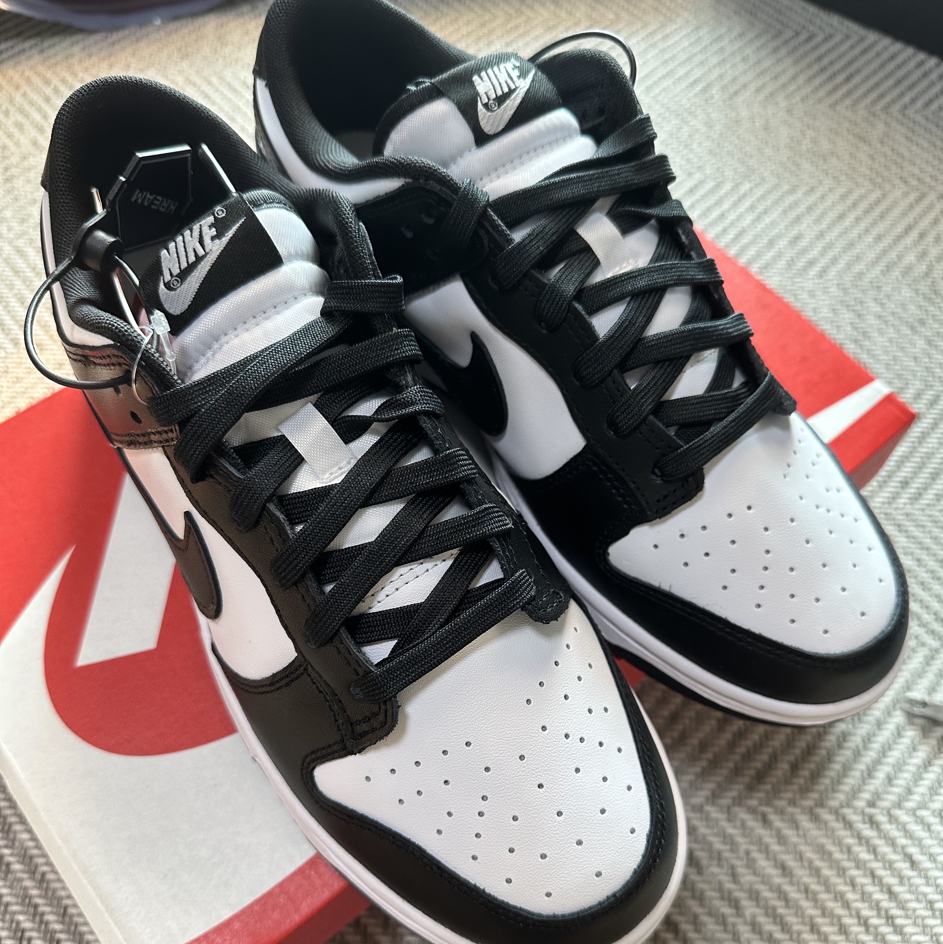 Nike Dunk Low Retro Black 착용 스타일