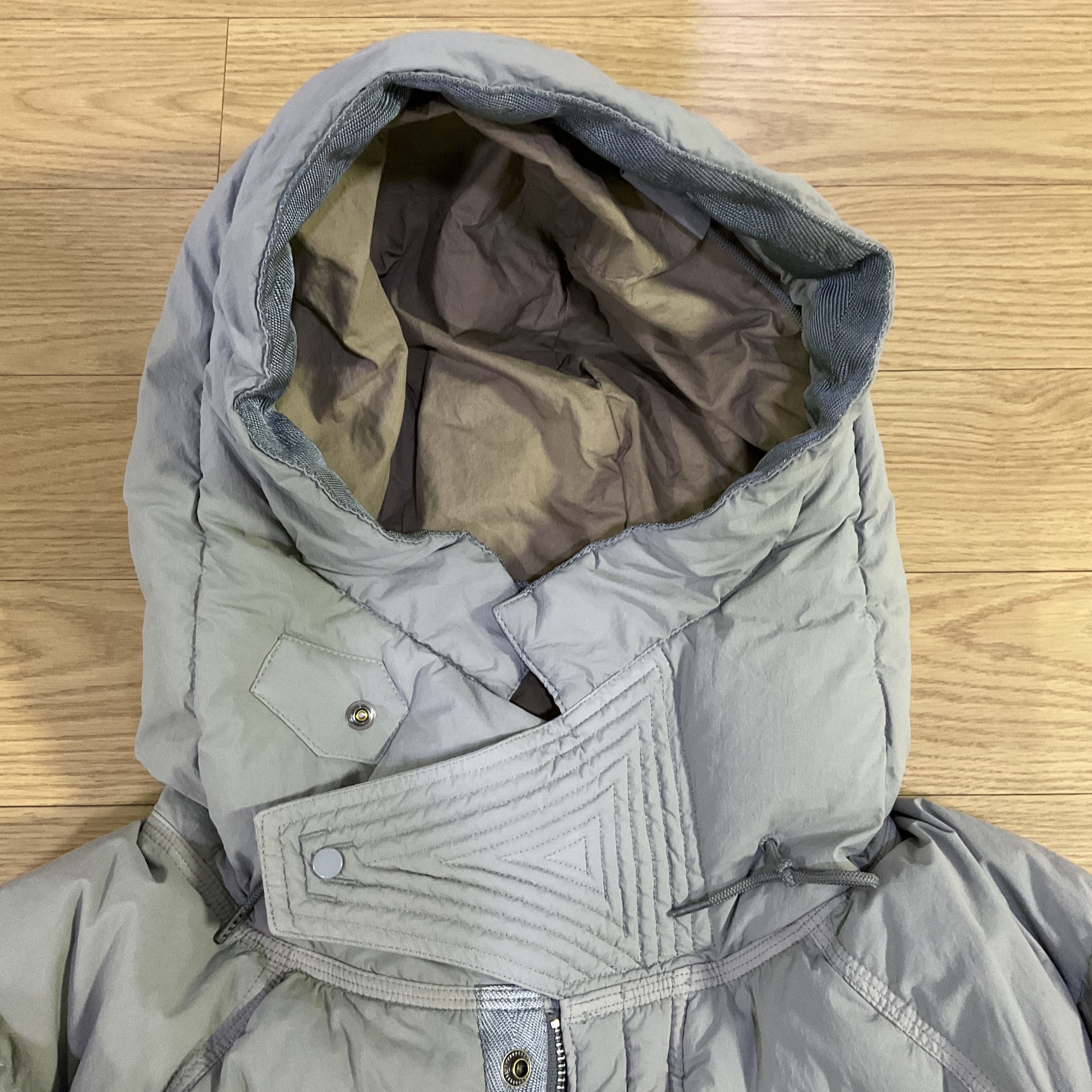 Ten C Artic Down Parka Grey V2 - 22FW (Cultizm Exclusive) 착용 스타일 - 2