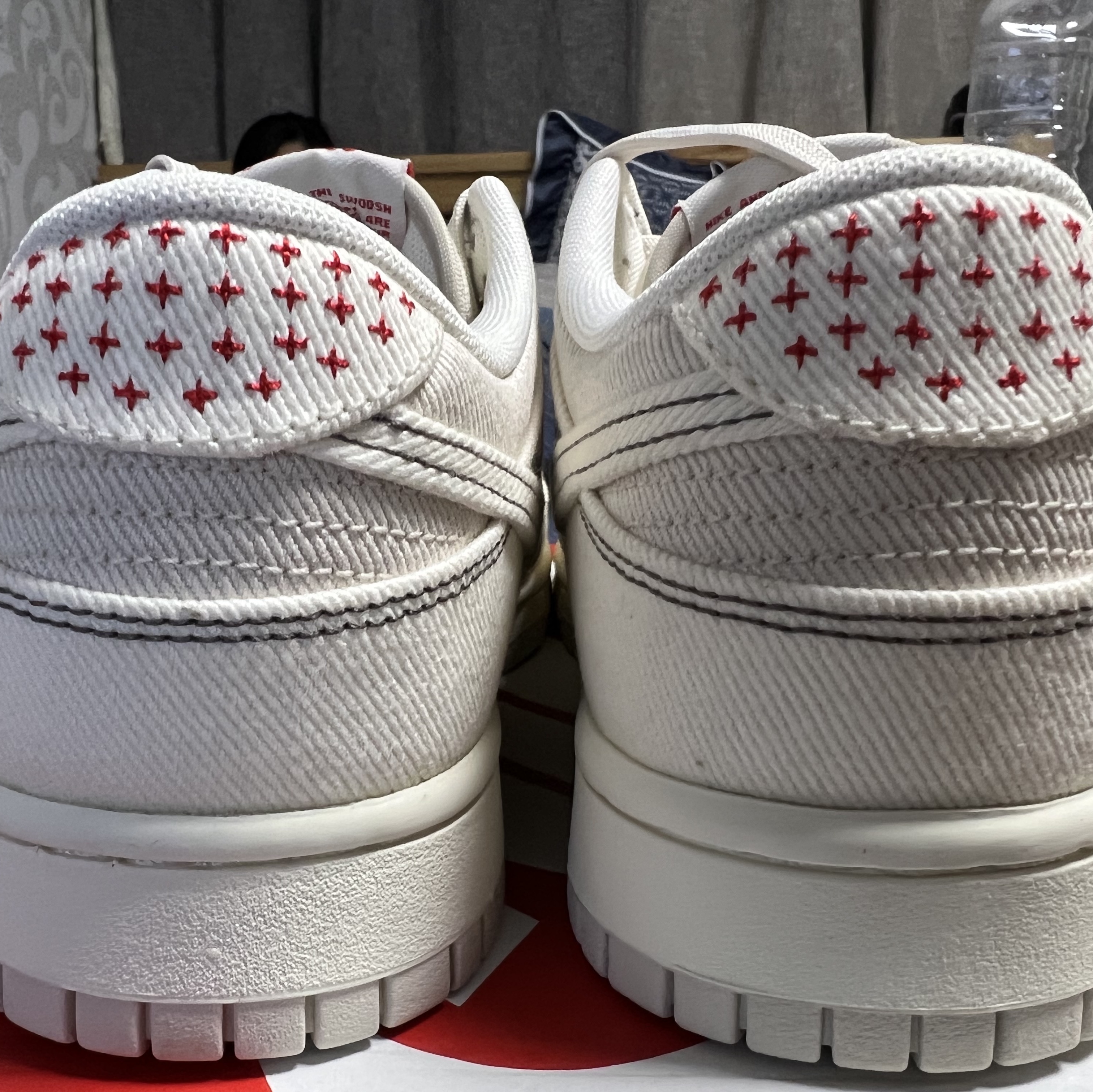 Nike Dunk Low Beige Red 착용 스타일 - 3