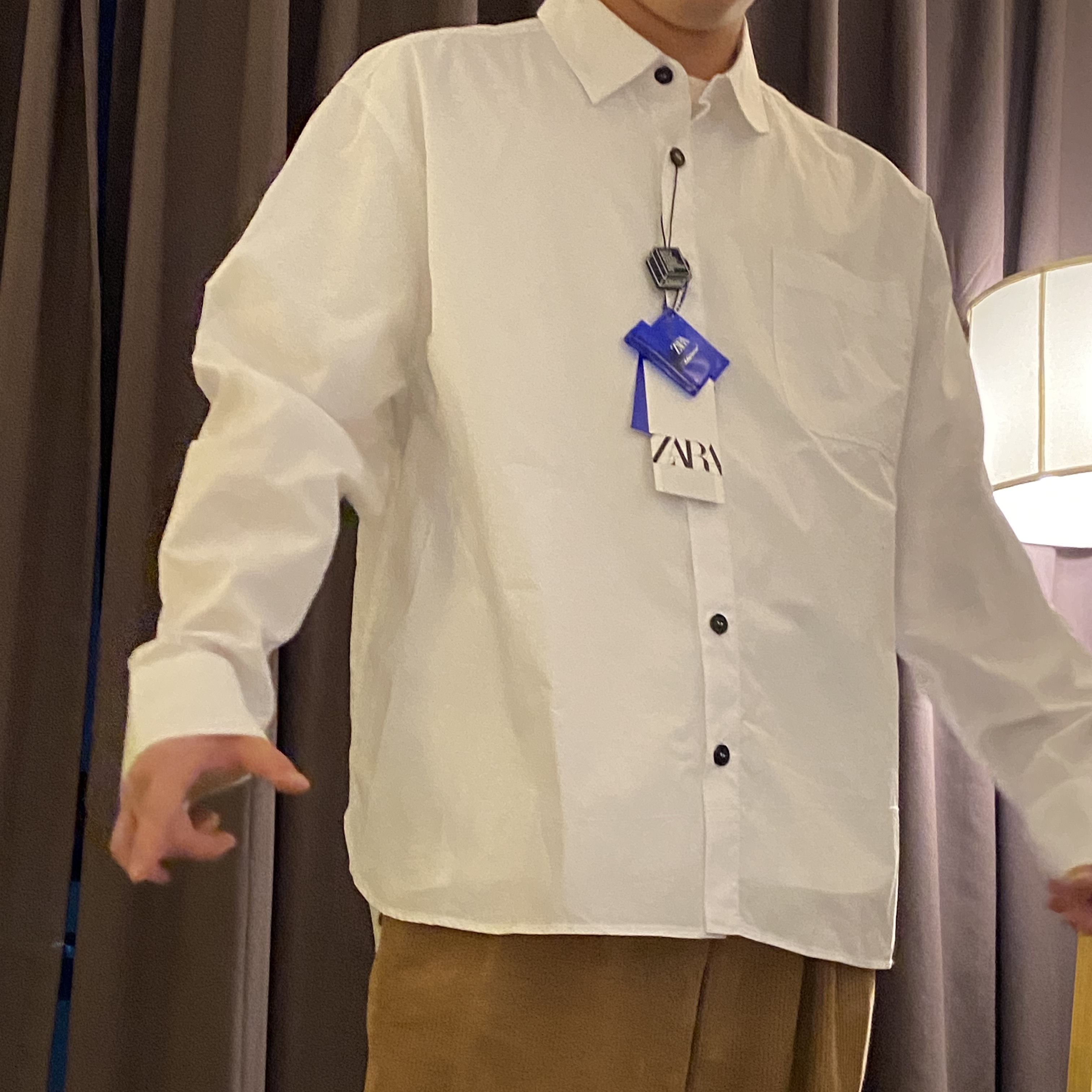 Zara x Ader Error Oversized Shirt White 착용 스타일 - 2