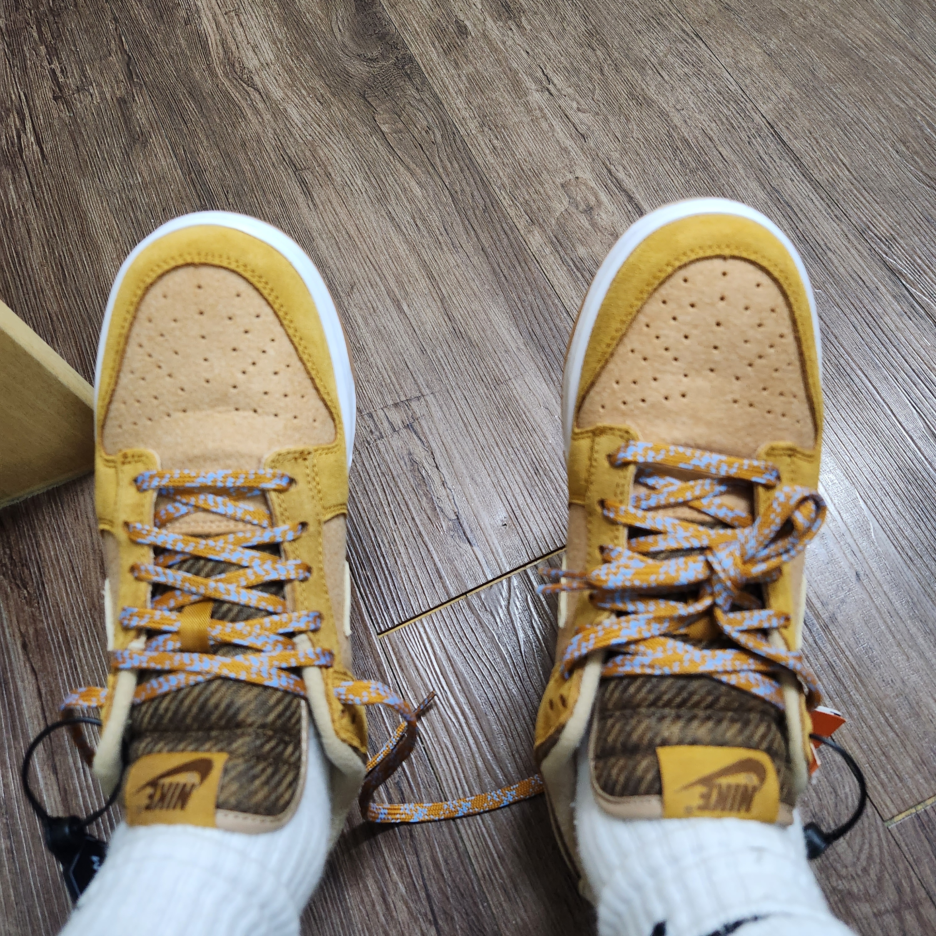 Nike Dunk Low SE Praline Desert Ochre 착용 스타일 - 1