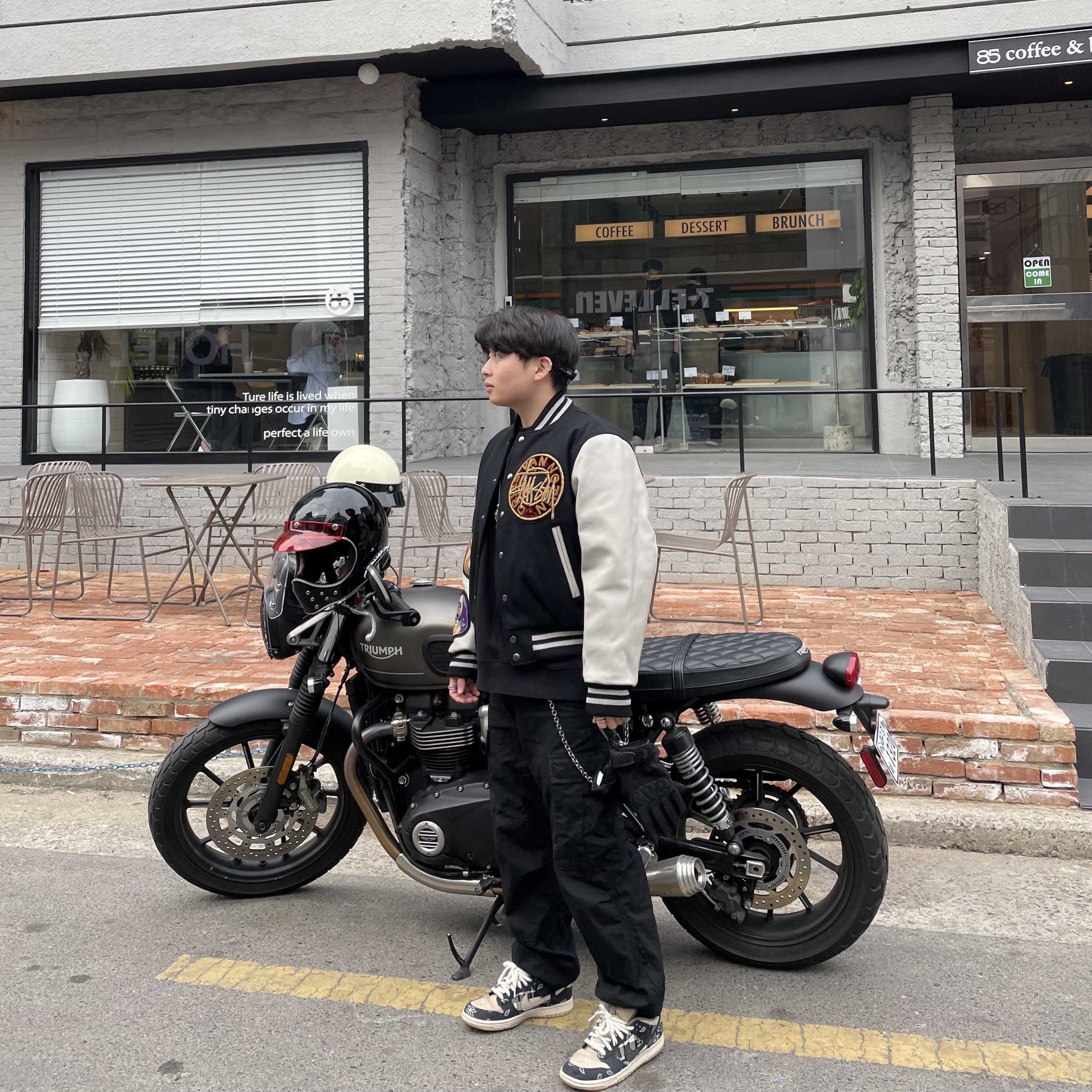 Stussy x Dries Van Noten Varsity Jacket Black 착용 스타일 - 2
