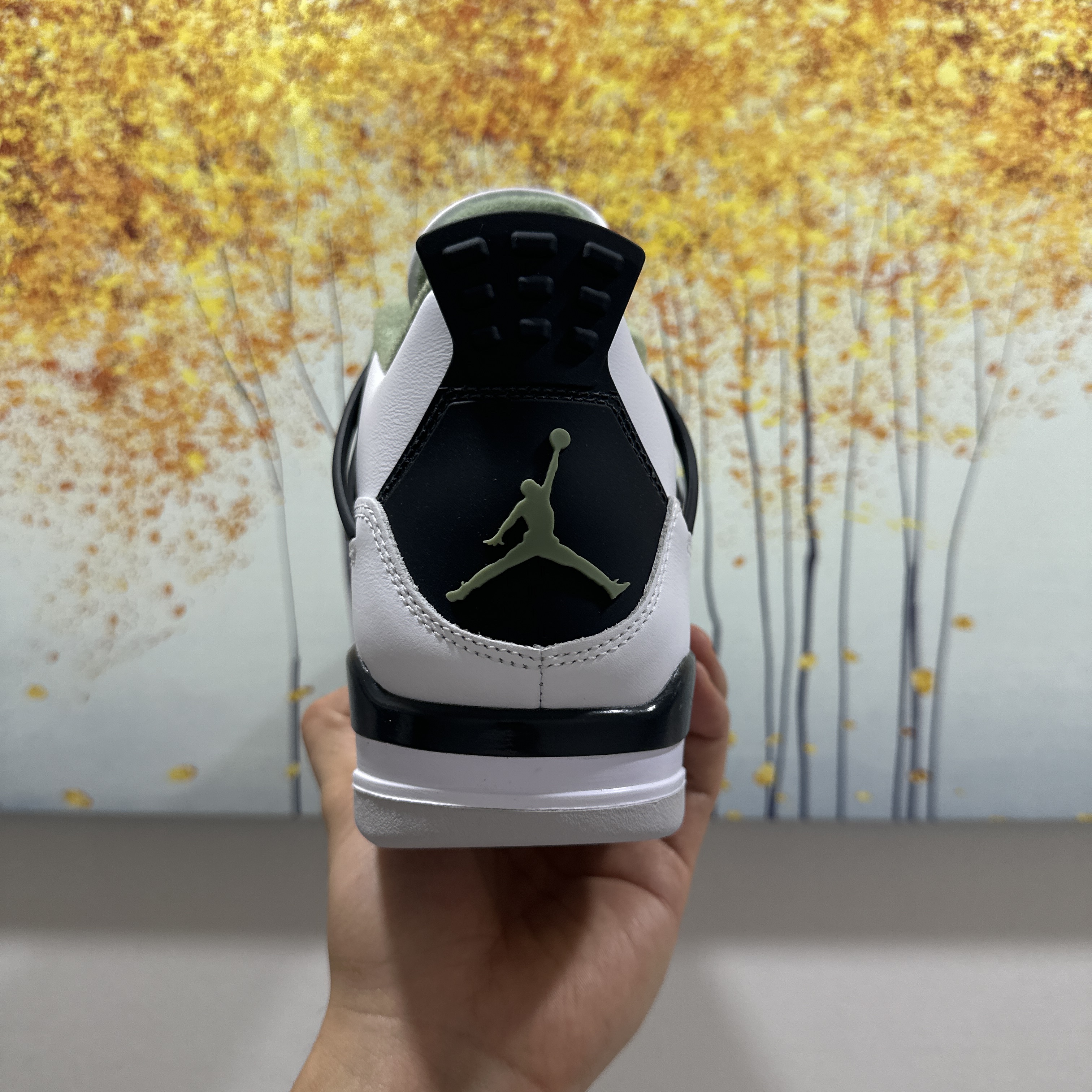 (W) Jordan 4 Retro Oil Green 착용 스타일 - 3