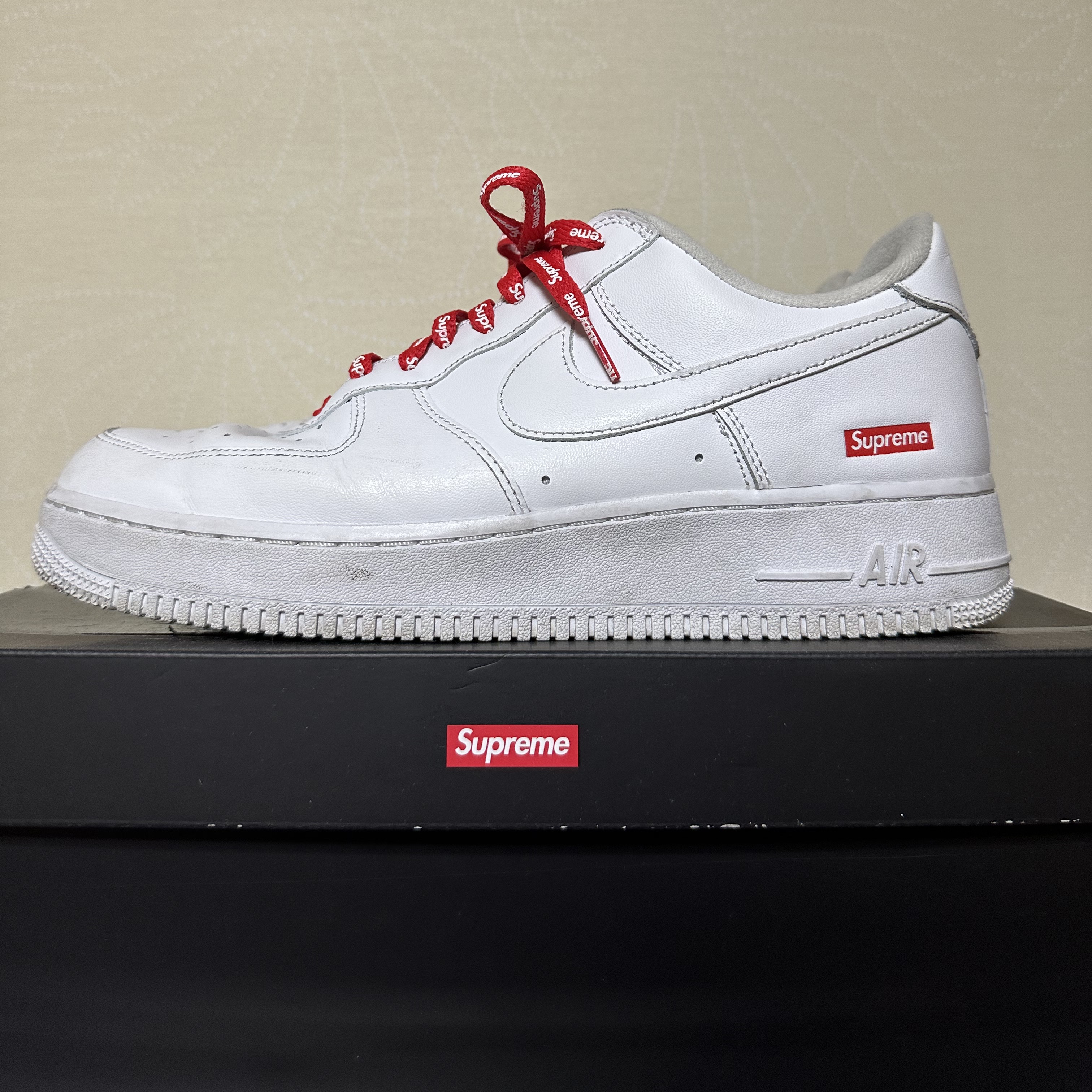 Nike x Supreme Air Force 1 Low White 착용 스타일