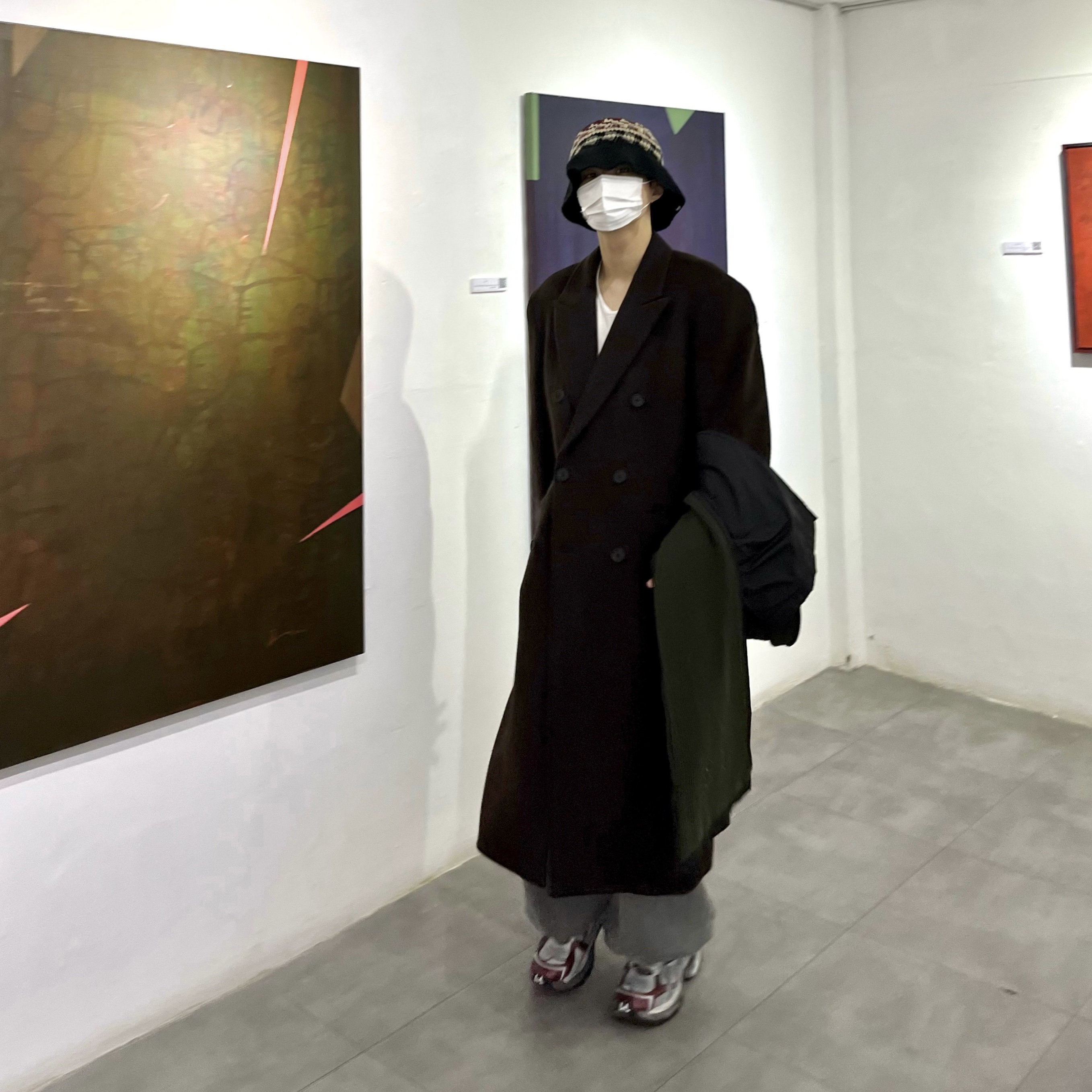 Stussy Fairisle Bucket Hat Black, Balenciaga Runner Sneakers Grey Burgundy 착용 스타일 - 1