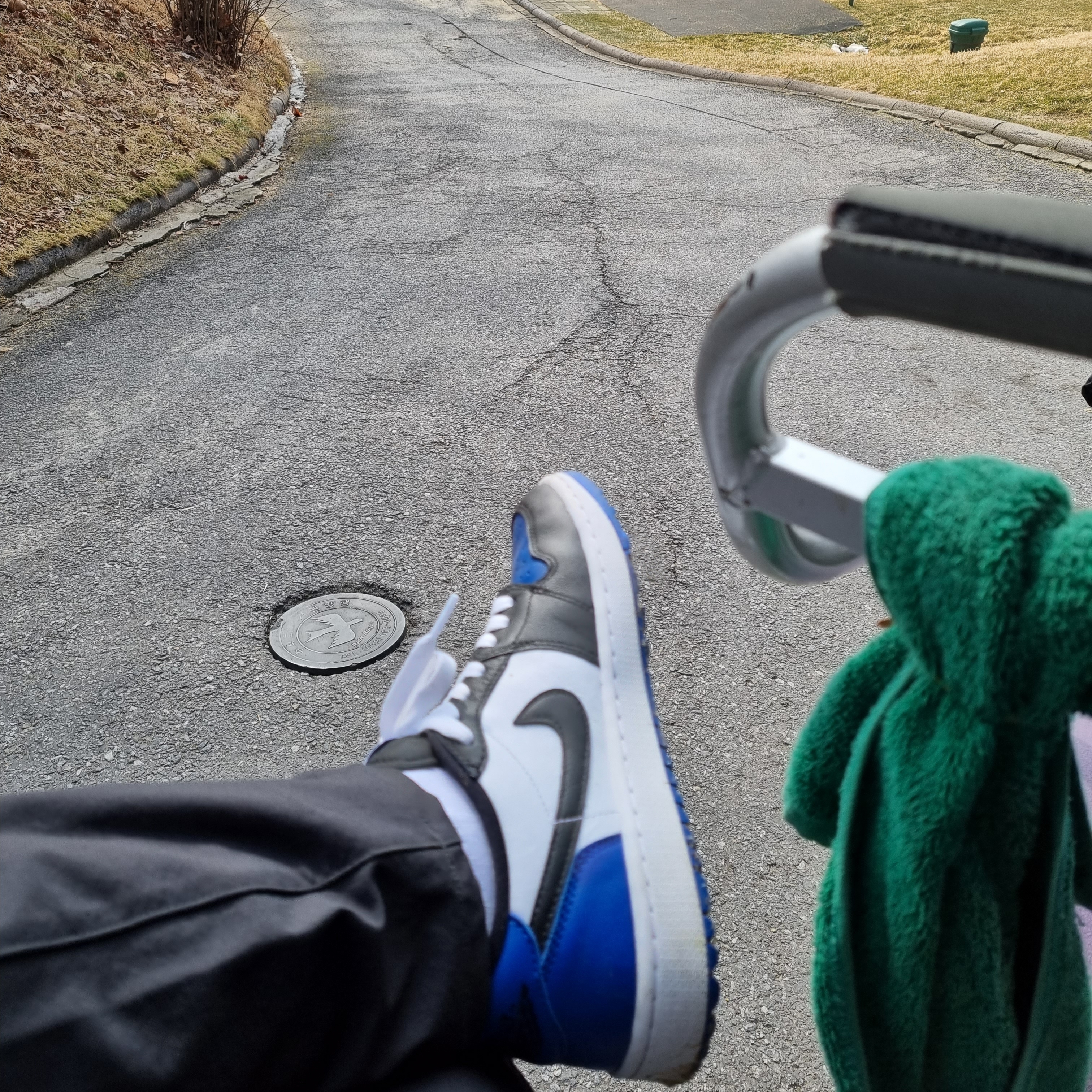 Jordan 1 Low Golf Sport Royal 착용 스타일 - 1