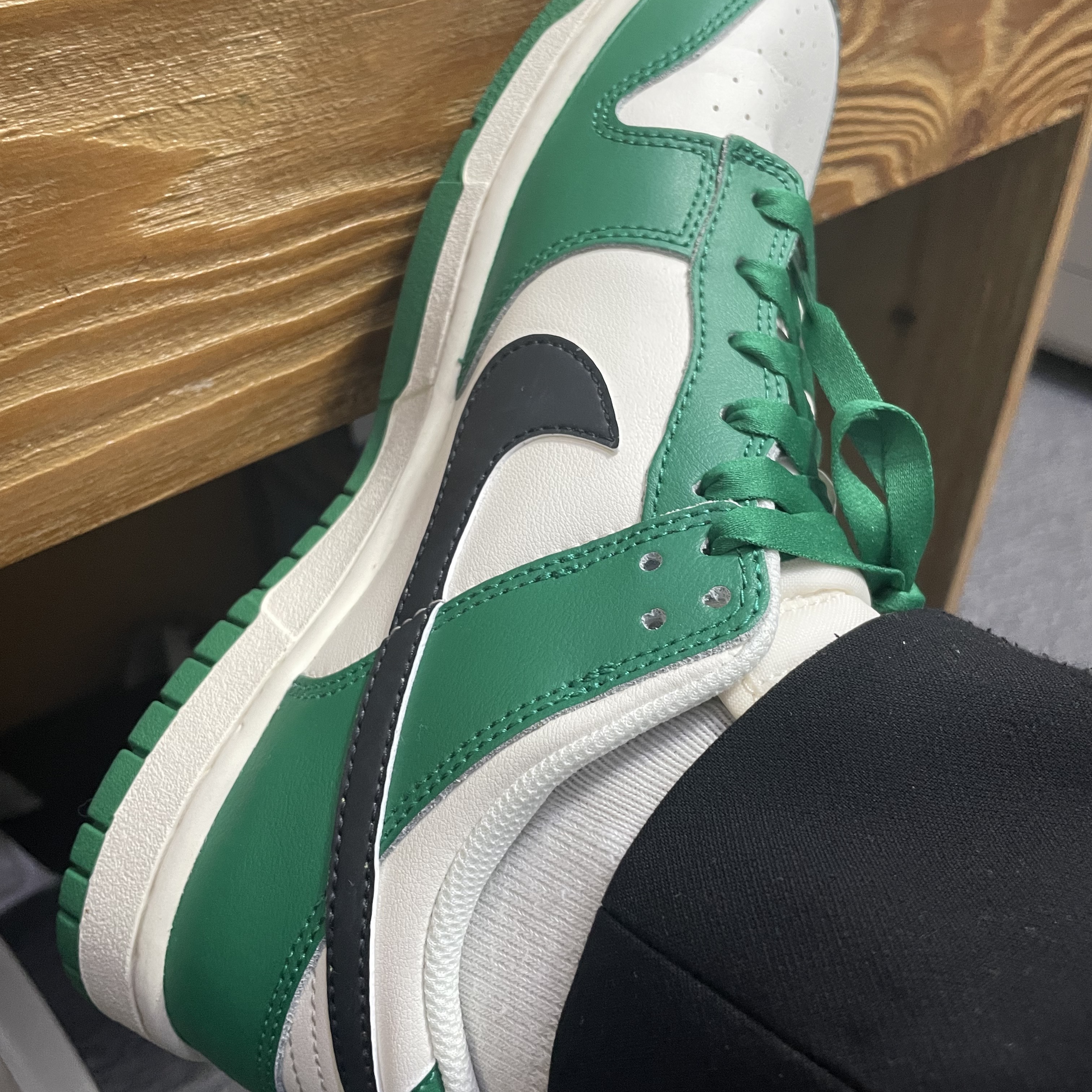 Nike Dunk Low Retro SE Jackpot Malachite 착용 스타일 - 2