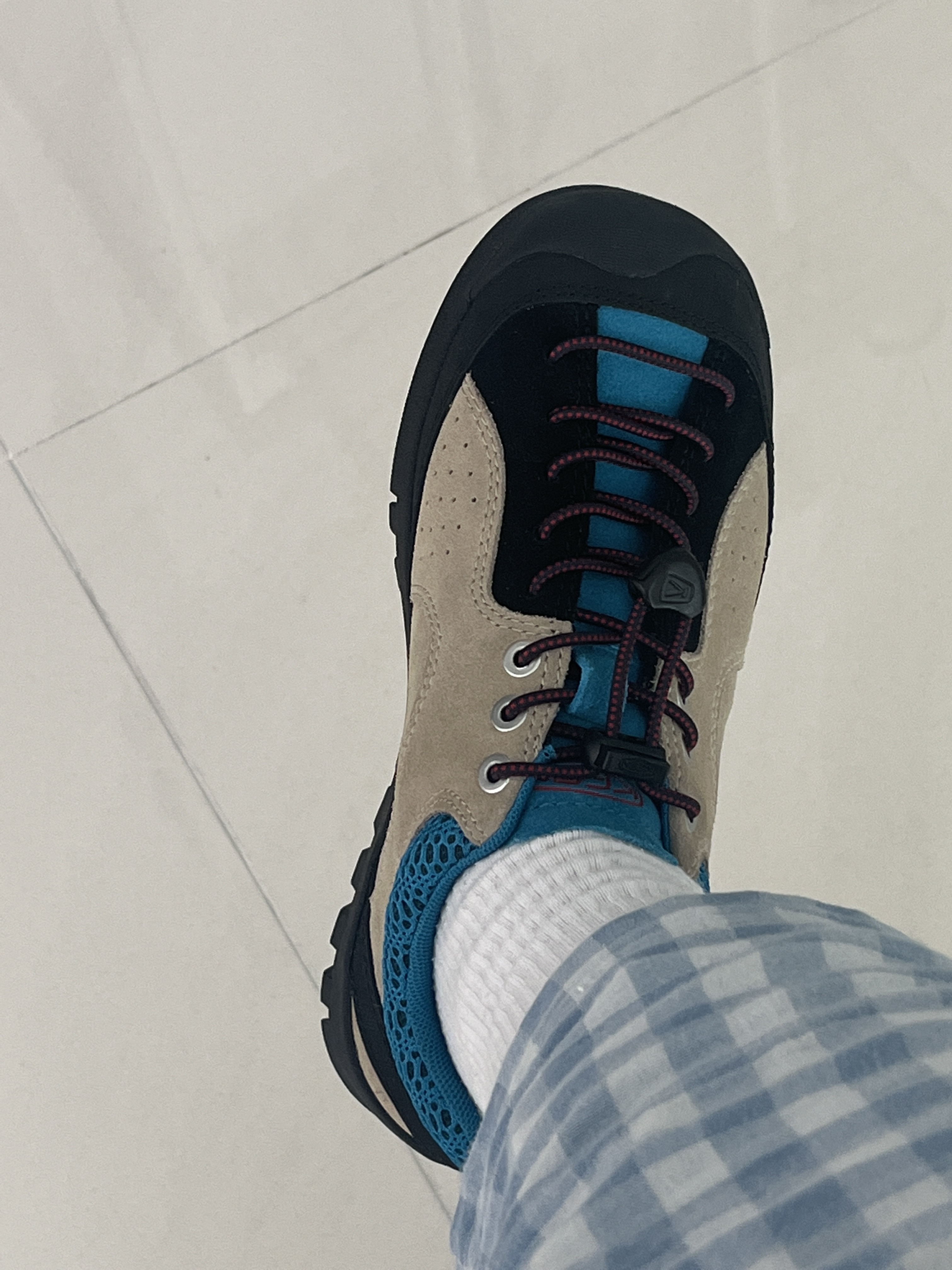 (W) Keen Jasper Rocks SP Sneakers Beige 착용 스타일