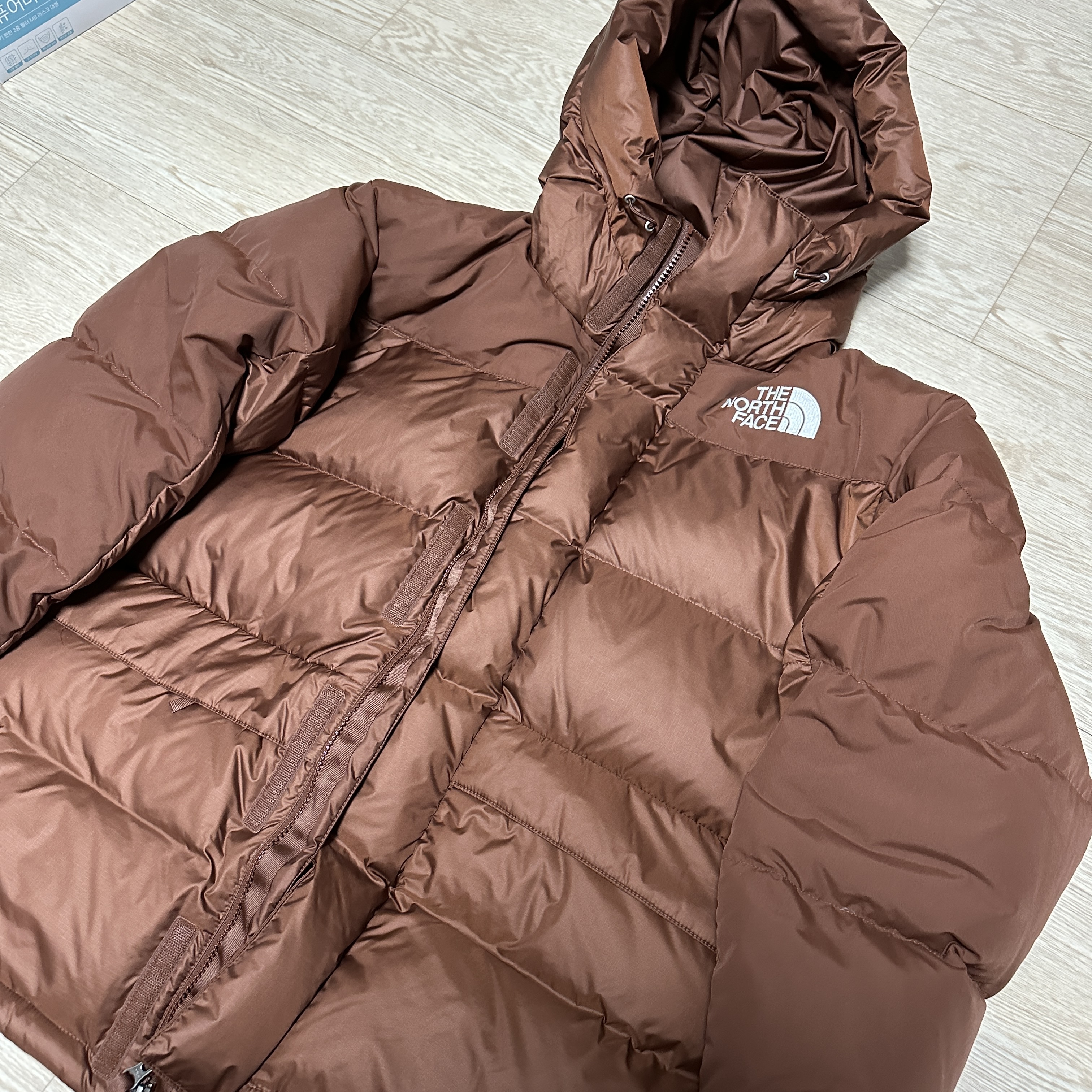 The North Face Himalayan Down Parka Dark Oak 착용 스타일 - 3