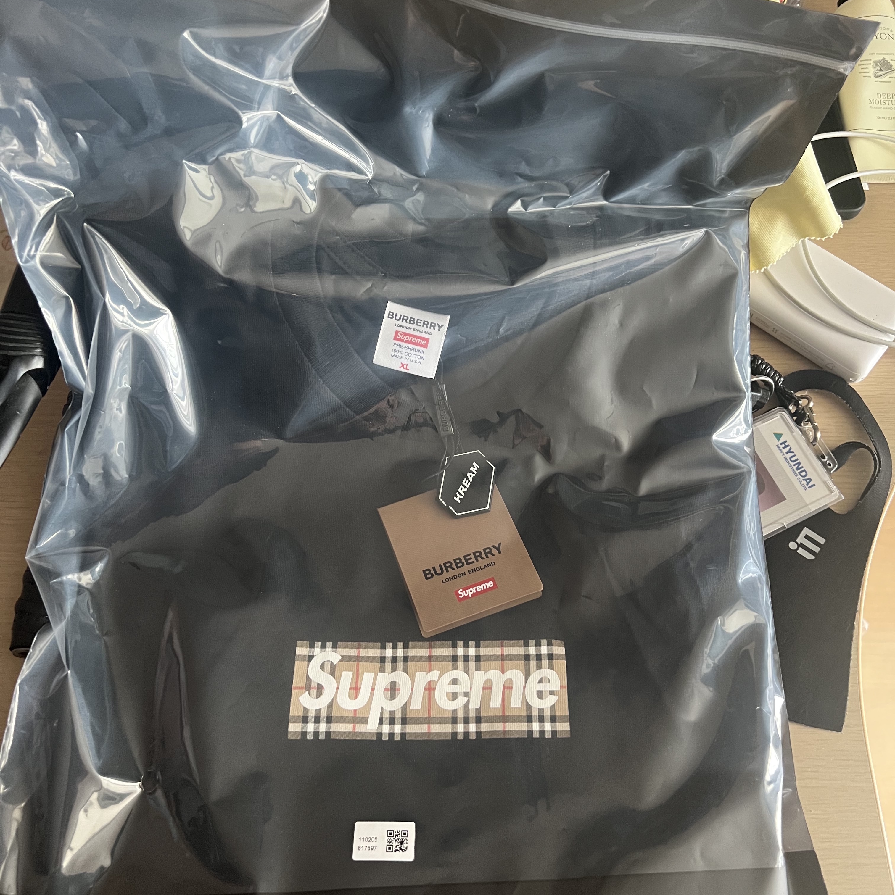 Supreme x Burberry Box Logo T-Shirt Black - 22SS 착용 스타일