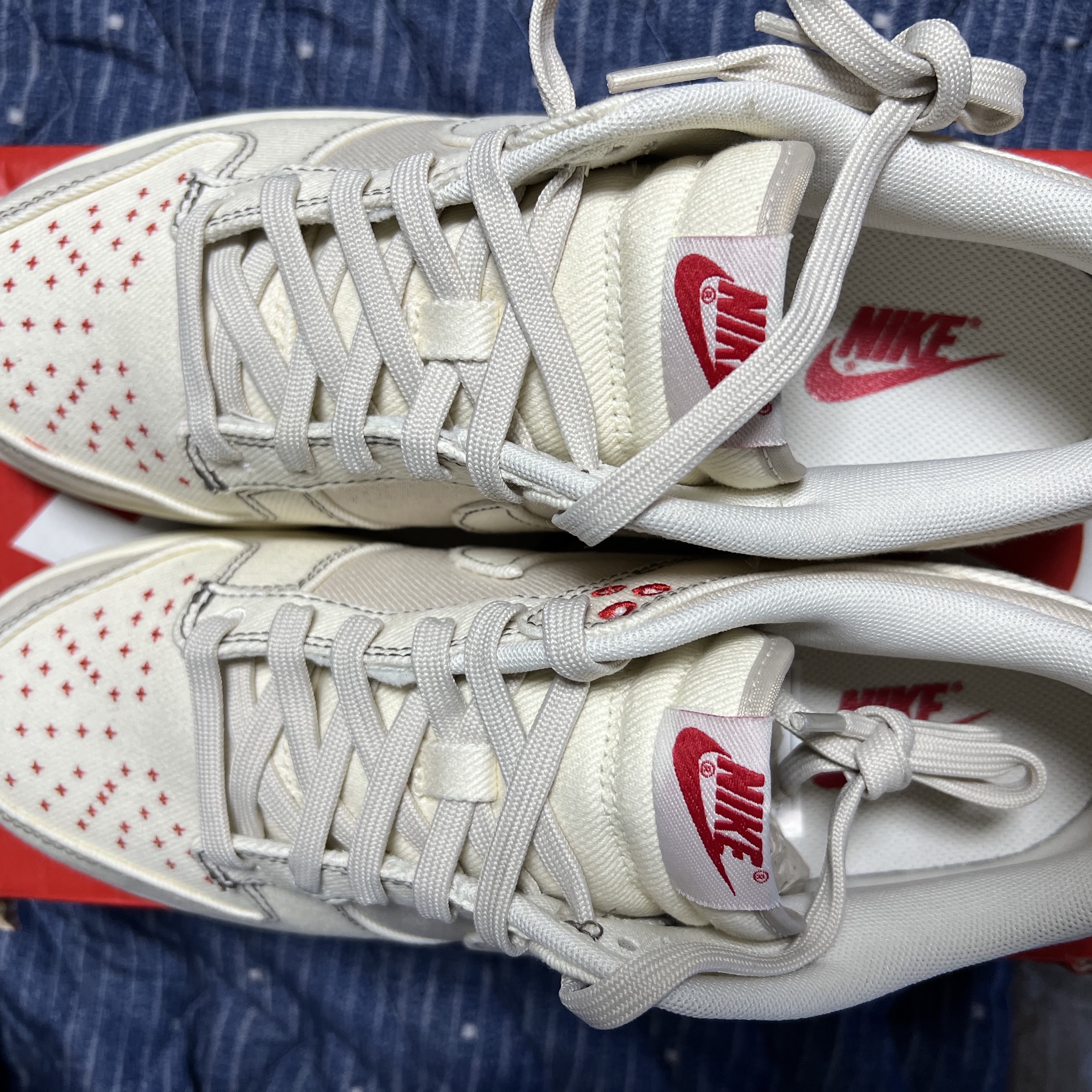 Nike Dunk Low Beige Red 착용 스타일 - 1