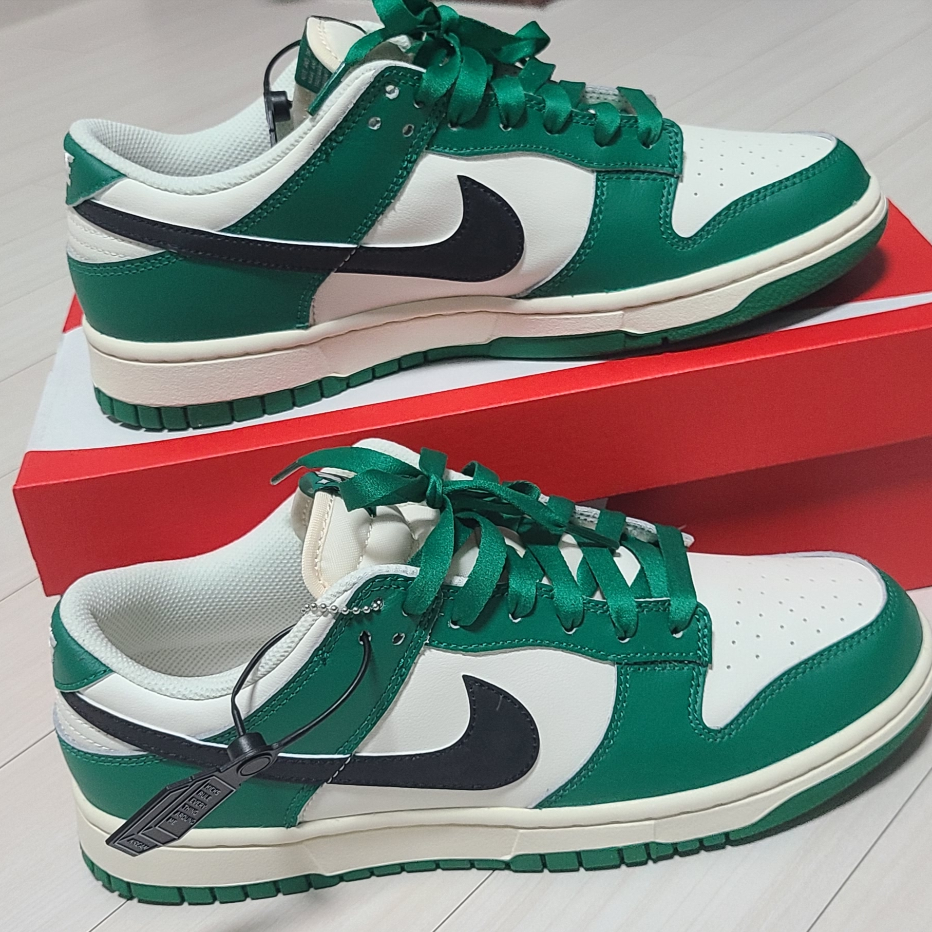 Nike Dunk Low Retro SE Jackpot Malachite 착용 스타일